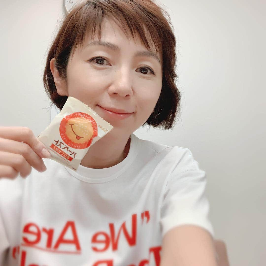 渡辺満里奈さんのインスタグラム写真 - (渡辺満里奈Instagram)「12:20〜NHK「旬感★ゴトーチ」生放送です！ 楽屋にあった懐かしのハーベスト。今はこんなパッケージなのね。美味しいわ❤️ ★ #今年の花粉 #これ #ヤバいやつだな #生放送こわい #いつクシャミが出るか… #ビクビク」2月27日 11時40分 - funnyfacefunny