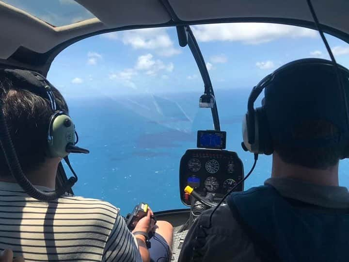 朝日放送「朝だ！生です旅サラダ」さんのインスタグラム写真 - (朝日放送「朝だ！生です旅サラダ」Instagram)「@maipu0125 人生ではじめて！ヘリに乗りました😍🙏はじめはドキドキしましたが、青々とした海がとても綺麗にどこまでも広がっていて緊張もすぐにほどけました。 目指すは #世界最大 の珊瑚礁群グレート・バリア・リーフ！ _ #ヘリコプター #ドキドキ #緊張したよ #グレートバリアリーフ #珊瑚礁群 #オーストラリア #Australia _ #ABCテレビ #朝日放送テレビ #朝だ生です旅サラダ #旅サラダ #旅サラダガールズ  #渡辺舞 #女優 #モデル  #生放送 #土曜 #朝8時 #海外 #旅 #travel #trip」2月27日 12時21分 - tabisalad