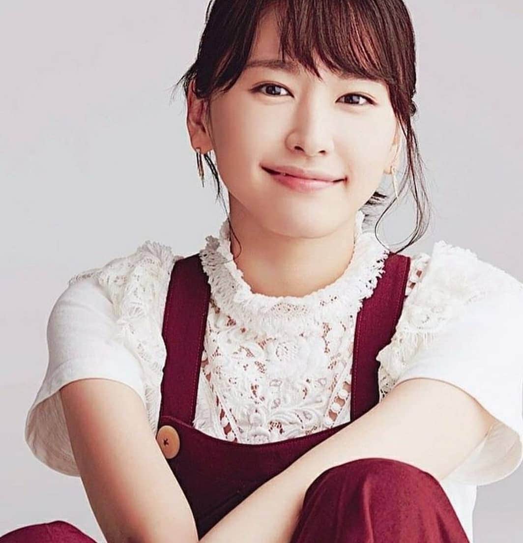 新垣結衣　ファンアカウントのインスタグラム：「テレビ出てほしい💙 #新垣結衣#新垣結衣好きな人と繋がりたい #ガッキー #ガキラー」
