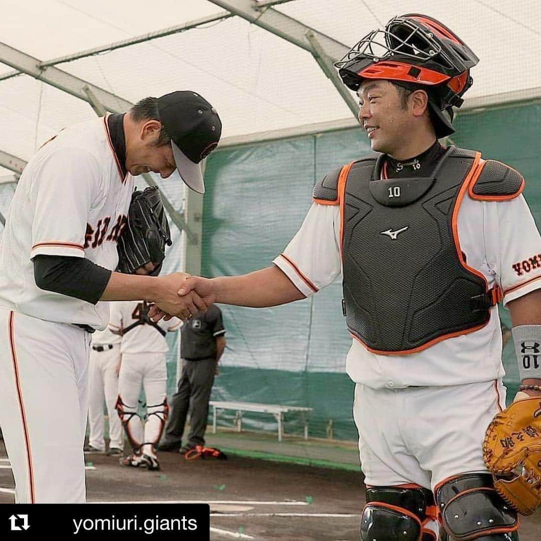 岩隈久志のインスタグラム：「初ブルペン入りし阿部さんに受けてもらいました！」