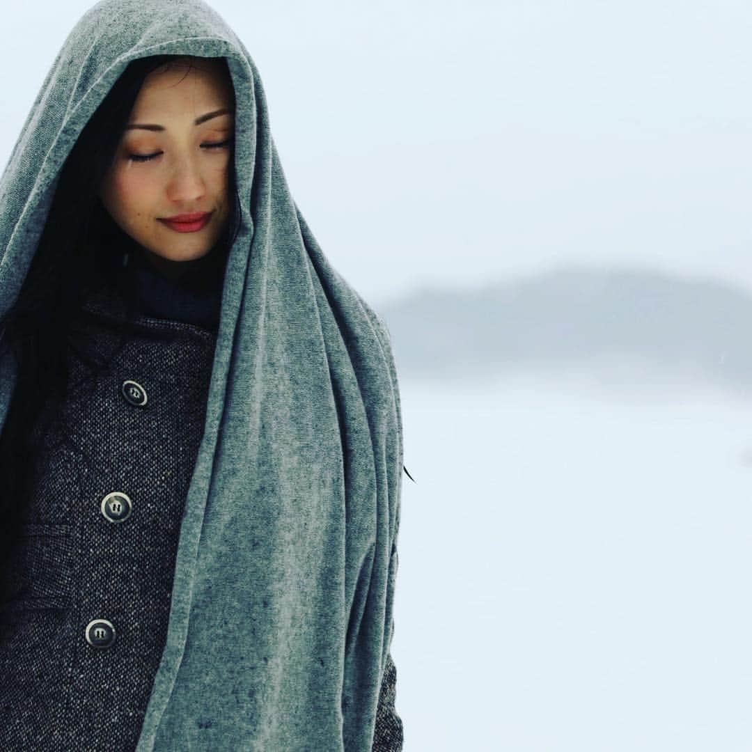 壇蜜のインスタグラム：「雪上の女神  #壇蜜 #モナリザ」