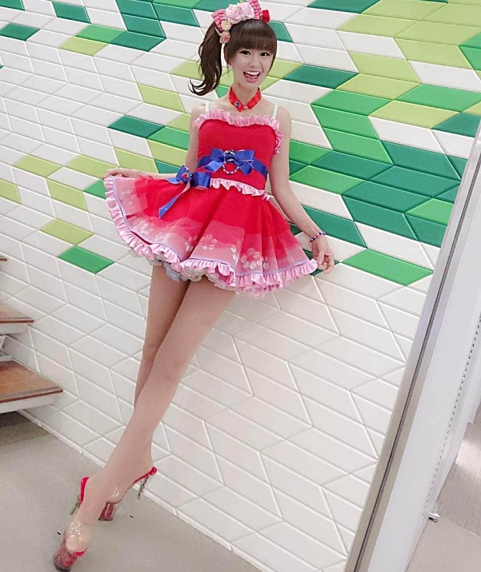 さゆりさんのインスタグラム写真 - (さゆりInstagram)「今日2月27日はかつみ❤️さんの誕生日なんです〰️💖🤣💖56歳に〰️‼️🎶🤣🎶 #56歳 になっても #若手芸人 ぽい芸風〰️🎵 #そんな  #かつみ さんが #大好きだぁ〰️🌷🤣🌷 #健康でいてくれてありがとう💖 #新しい一年も #健康でさえいてくれたらありがとう💖 #なかよしがいちばん 🍀 #大阪戻ってるよ 〰️🚄 #お迎えいつもありがと です🌼🤗🌼 #お洋服 ✨ #アイドルマスターシンデレラガールズ #うさみん #五十嵐響子 #誕生日  #かつみさゆり  #さゆり #吉本坂46」2月27日 19時40分 - katsumisayuri_sayuri