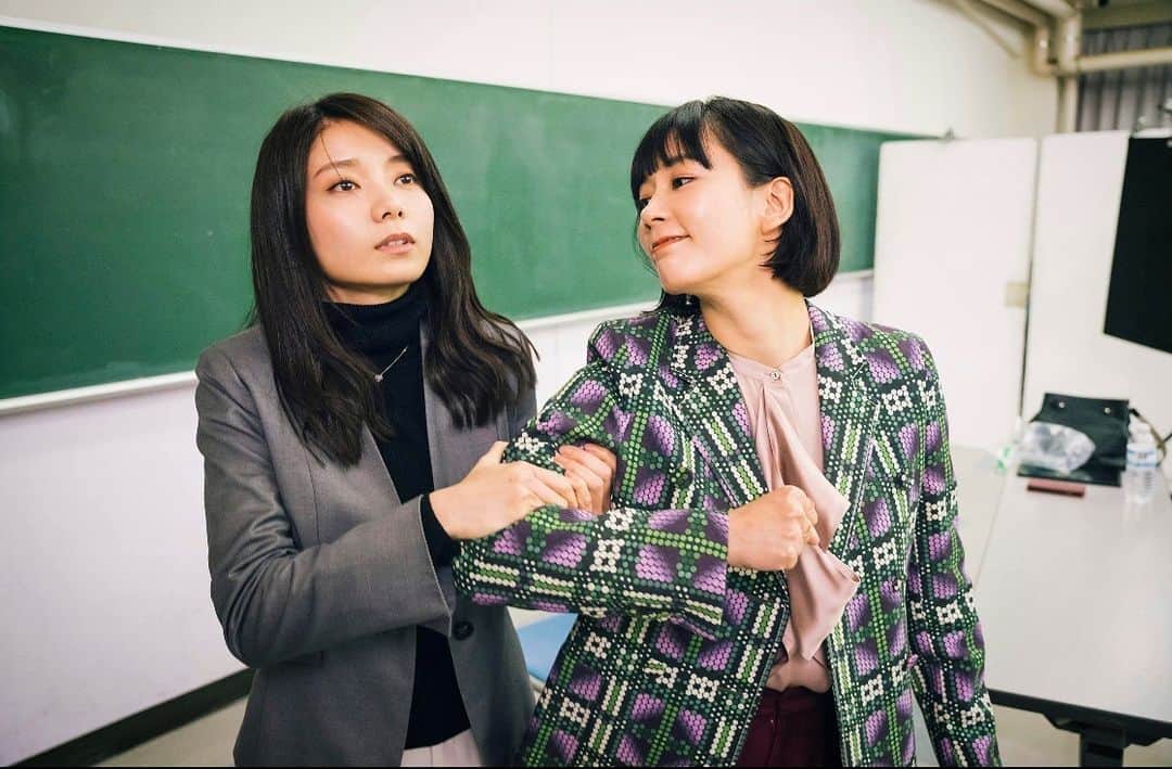 水川あさみのインスタグラム：「カンナと3度目の共演👯‍♀️ この人はもう家族のような関係性なので、一緒にお芝居するのは嬉しいような恥ずかしいような不思議な感覚だったな。 カンナがクランクアップした夜に一緒に呑んだレモンサワー、んまかったね。笑」