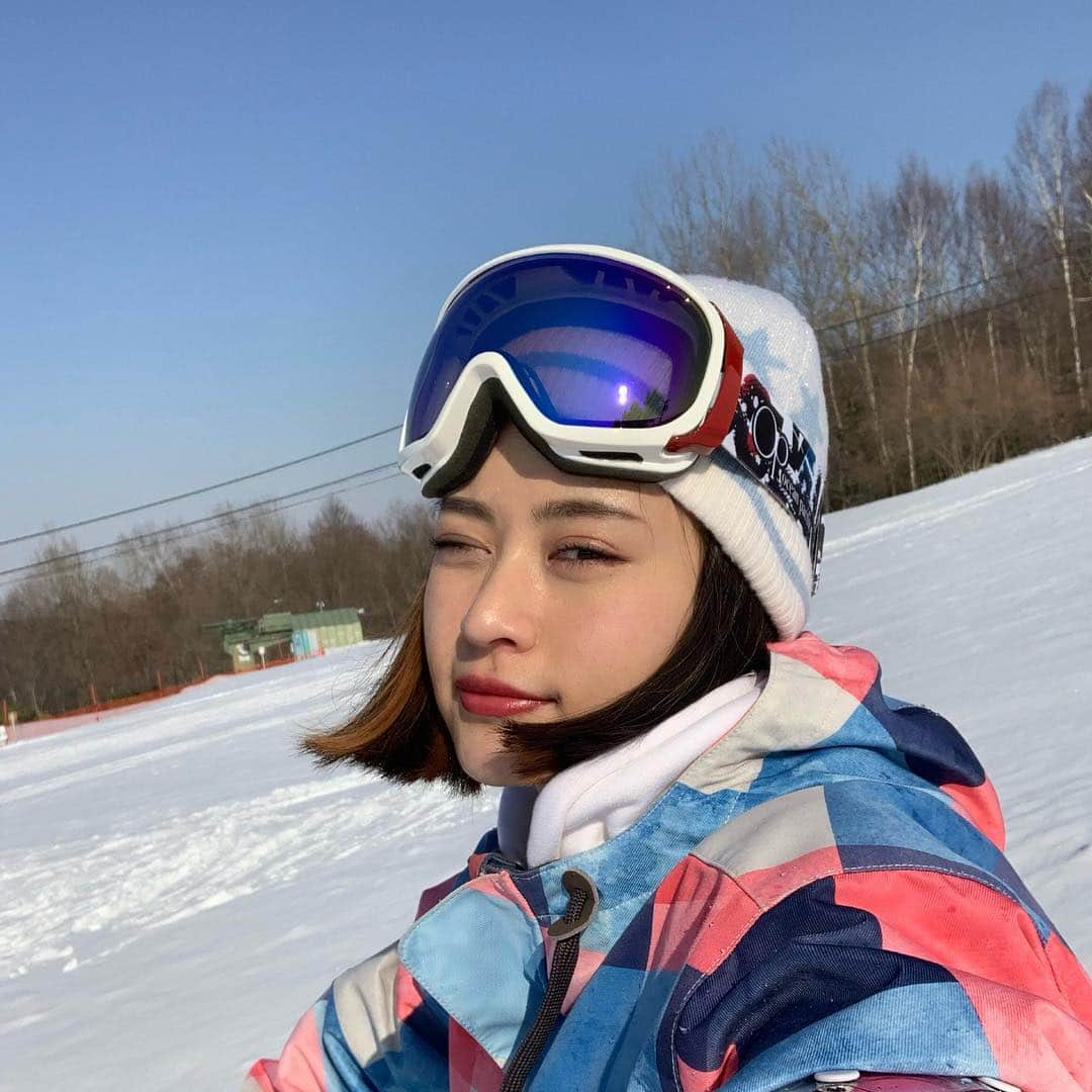 横田ひかるさんのインスタグラム写真 - (横田ひかるInstagram)「眩しいゲレンデ ❄︎」2月27日 22時16分 - _rncn950805