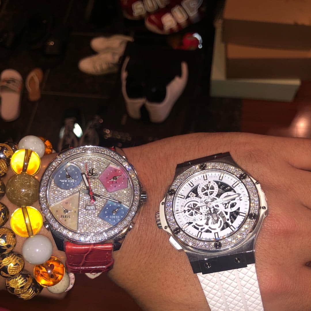 中田翔さんのインスタグラム写真 - (中田翔Instagram)「皆さんお疲れ様です！ 今日は、自分のコレクションを紹介します！！靴もネックレスも時計も3分の1くらいです！笑 頑張って集めました！！^ - ^ #中田翔#コレクション#スニーカー#時計#ネックレス」2月27日 22時41分 - shonakata_official