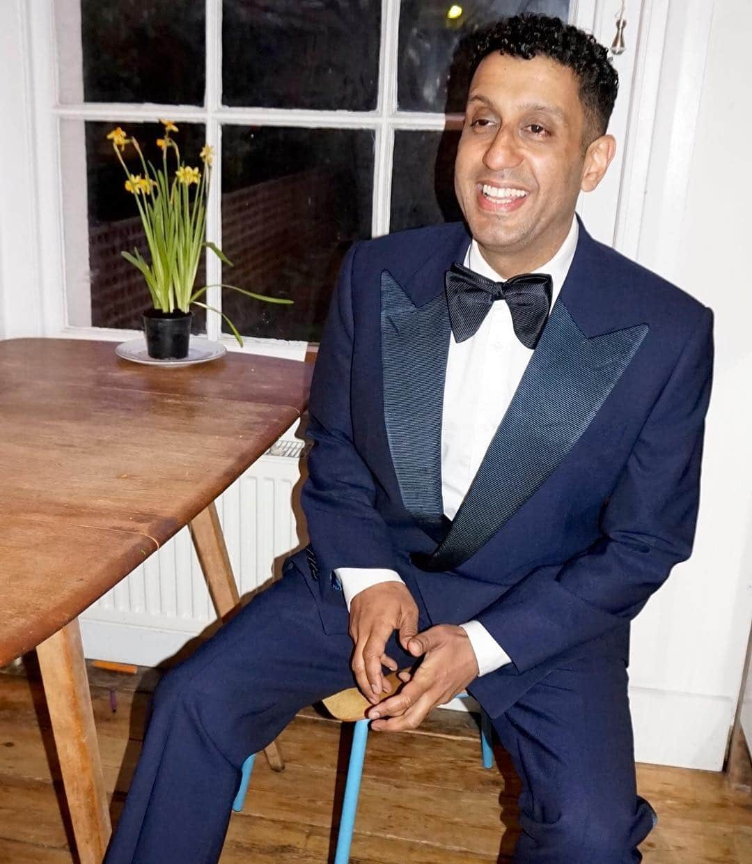 チェスターバリーさんのインスタグラム写真 - (チェスターバリーInstagram)「Fantastic to see our friend @adeelakhtar looking exceptionally smart in Chester Barrie last week for the @britishfilminstitute Chairman’s Dinner in honour of Oliva Colman, who was receiving a BFI Fellowship Award.  Styled and photographed by @sabinaemrit x @theharperedit . . . . #CBstyle#SavileRow#tailoring#menswear#suit#mensfashion#menwithclass#styleforum#gentlemenstyle#menwithstyle#ootdmen#mensstyle#style#chesterbarrie#Britishfashion#formalwear#blacktie #london #fashion #adeelakhtar #chesterbarrie #savilerow#menswear #tailoring #oliviacolman#bfi # britishfilminstitute」3月15日 2時34分 - chester_barrie