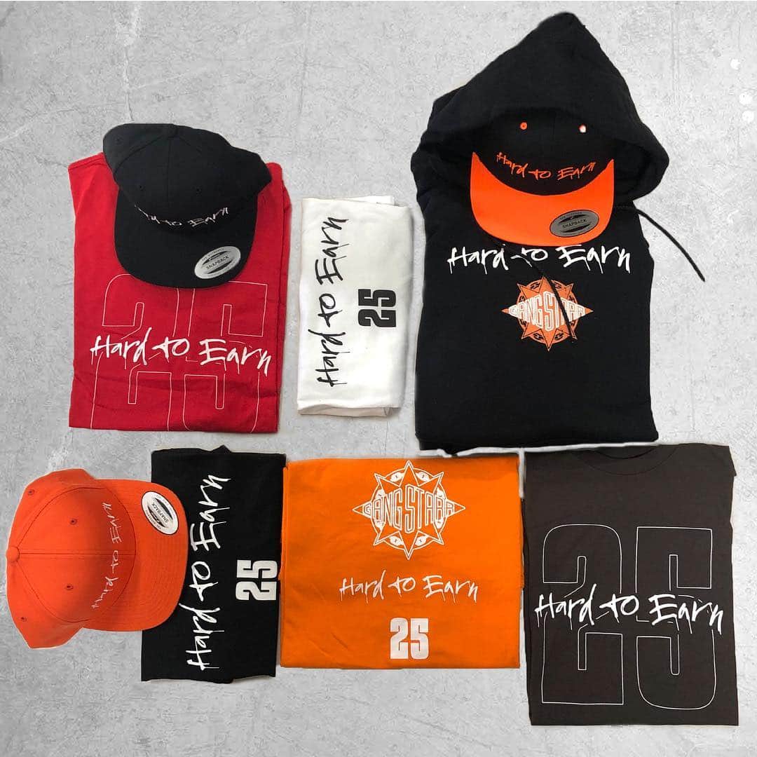 DJプレミアさんのインスタグラム写真 - (DJプレミアInstagram)「GANG STARR "HARD TO EARN" 25th ANNIVERSARY MERCH. GET YOURS AND OTHER NEW FLAVORS FOR A LIMITED TIME TO SALUTE 25 YEARS OF OUR 4th GANG STARR LP "HARD TO EARN" R.I.P. GURU [LINK IN BIO]」3月15日 2時29分 - djpremier