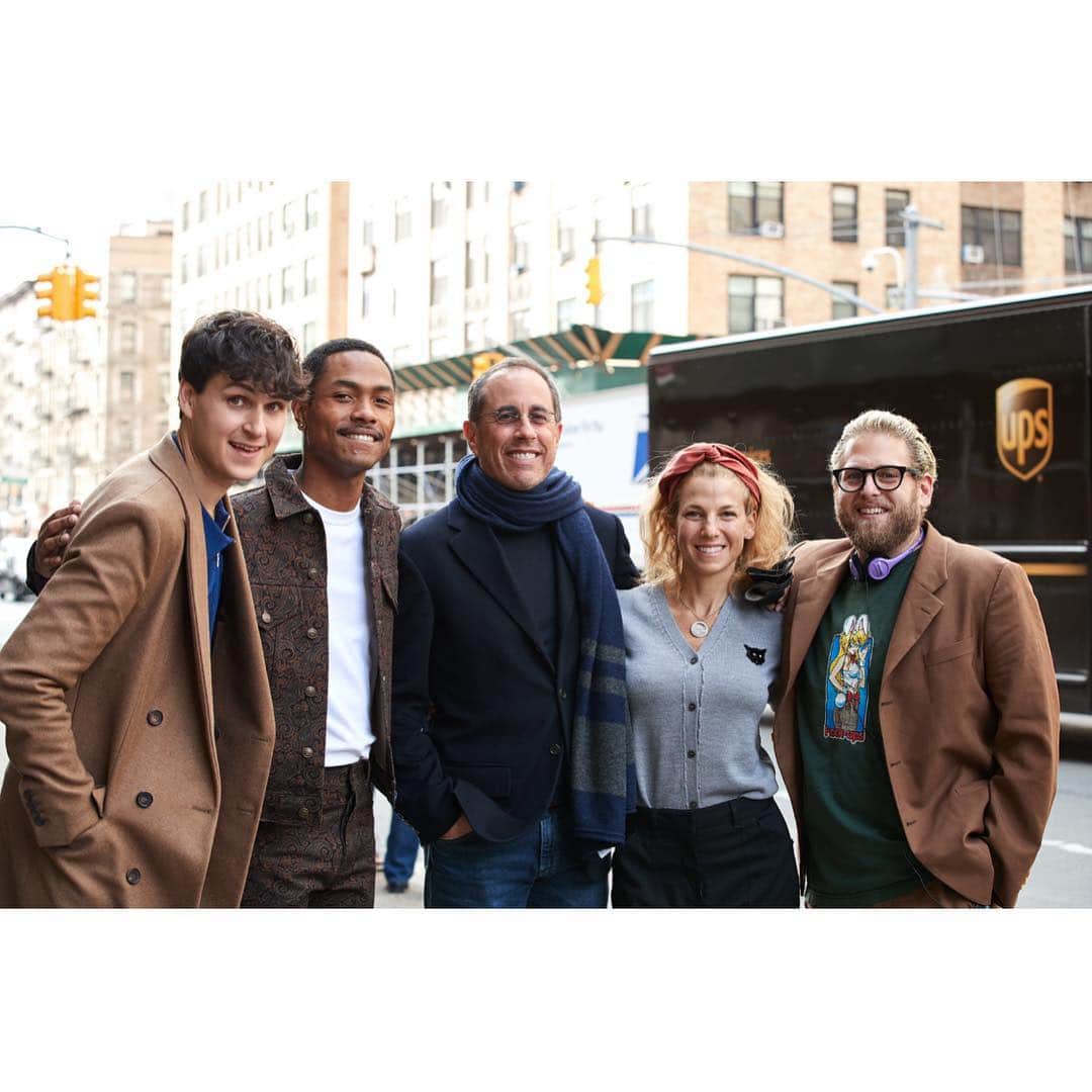 のインスタグラム：「sunflower video out now. link in bio.⠀ ⠀ jonah crushed it. thanks for creating this upper west side psychedelic bagel 🙏🏻🙏🏻🙏🏻⠀ ⠀ thanks to all-time new york legends Jerry Seinfeld and Fab 5 Freddy for stopping by.⠀ ⠀ thanks to Barney Greengrass and all the dudes at Zabar’s who showed me and steve how to cut lox.⠀ ⠀ ⠀@steve.lacy @jerryseinfeld @jessseinfeld @jonahhill」