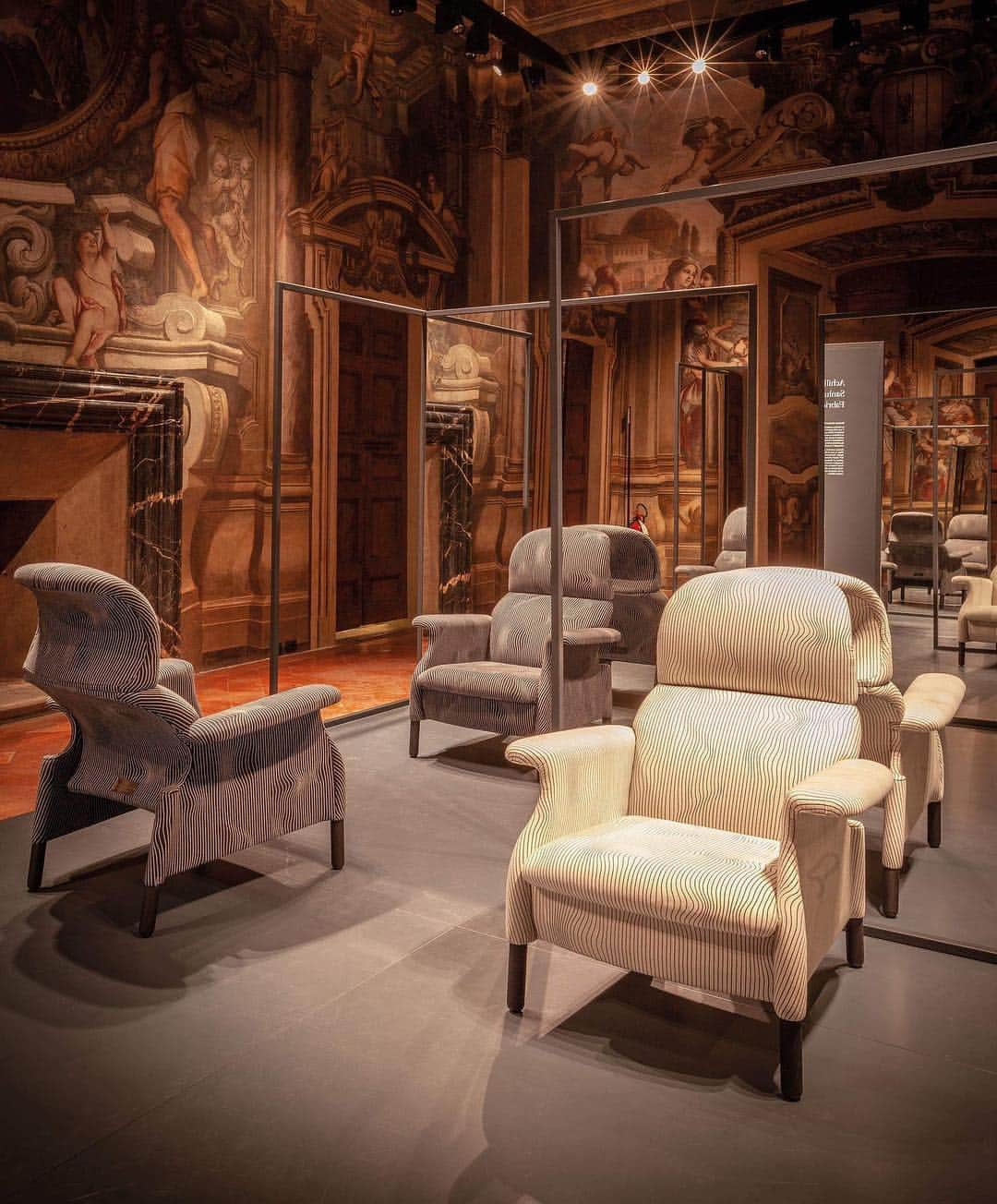 Poltrona Frauさんのインスタグラム写真 - (Poltrona FrauInstagram)「On Tuesday, March 19, Poltrona Frau is launching the Sanluca Limited Edition armchair by Achille and Pier Giacomo Castiglioni inspired by the work of Swiss designer Max Huber with a special event in the new Beirut Showroom. – #PoltronaFrau #Sanluca #Castiglioni #MaxHuber」3月15日 3時01分 - poltronafrauofficial