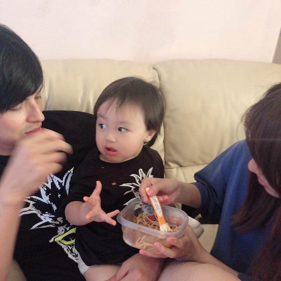 川崎希さんのインスタグラム写真 - (川崎希Instagram)「時差ボケ中〜😪 #ハワイ時間に起きるおちびーぬ #日本のAM3時にごはん #アレクの手作りパスタだよ〜🍝」3月15日 3時02分 - kawasakinozomi