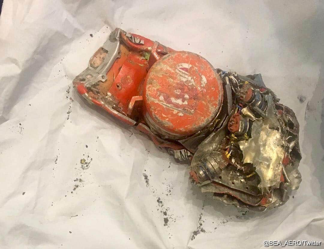ABC Newsさんのインスタグラム写真 - (ABC NewsInstagram)「First picture showing the damaged black box from the wreckage of the Ethiopian Airlines crash to be analyzed in France. #crash #ethiopia #airline #boeing #france #blackbox #analysis #data #737max」3月15日 3時06分 - abcnews