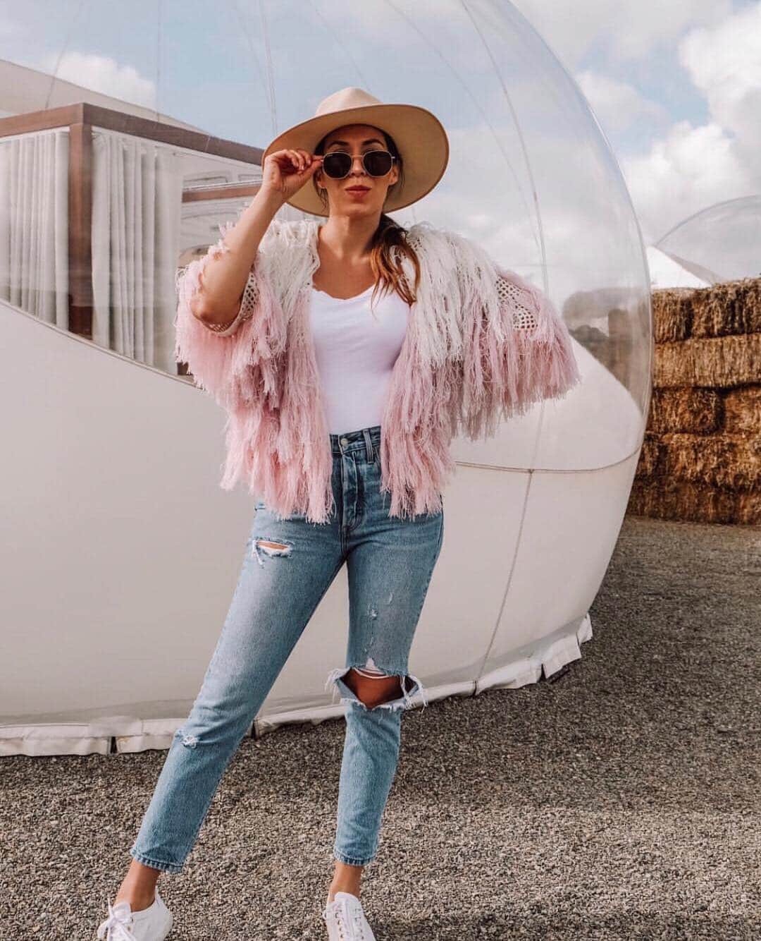 のインスタグラム：「The cutest shaggy cardigan!! 💕 #chaserbrand @theegreatgabs」