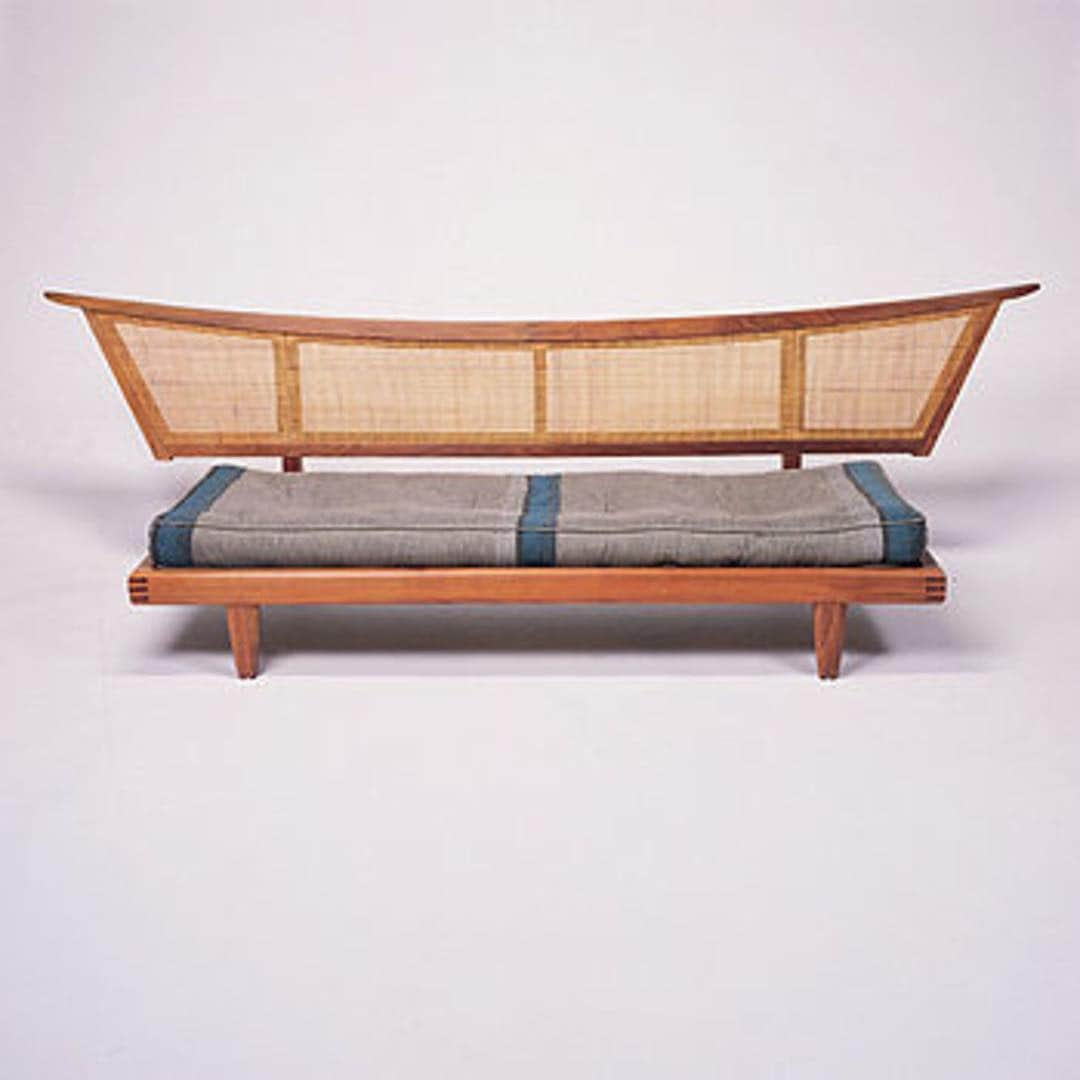 THE ROWさんのインスタグラム写真 - (THE ROWInstagram)「George Nakashima; Walnut, Cane and Fabric Daybed, 1958」3月15日 3時16分 - therow