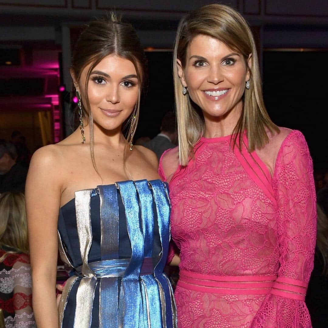 NBC Newsさんのインスタグラム写真 - (NBC NewsInstagram)「#LoriLoughlin’s social media influencer daughter, #OliviaJade, has lost her #Sephora partnership in the wake of the college admissions scandal. Click the link in our bio to read more. . 📷 Emma McIntyre / @gettyimages」3月15日 3時22分 - nbcnews