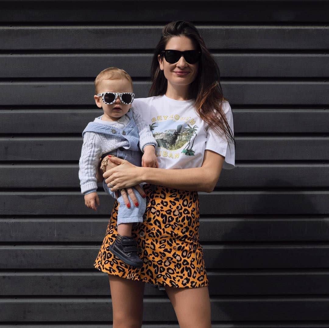 のインスタグラム：「@Nataliabonifacci in Los Angeles is wearing our Beirut T-shirt ! W/ @portraitsdevilles  #Roseanna #Nataliabonifacci #LosAngeles #Paris #FrenchDesigners #FrenchBrand #FashionInspiration #Fashionparis #Beauty #Beyrouth」