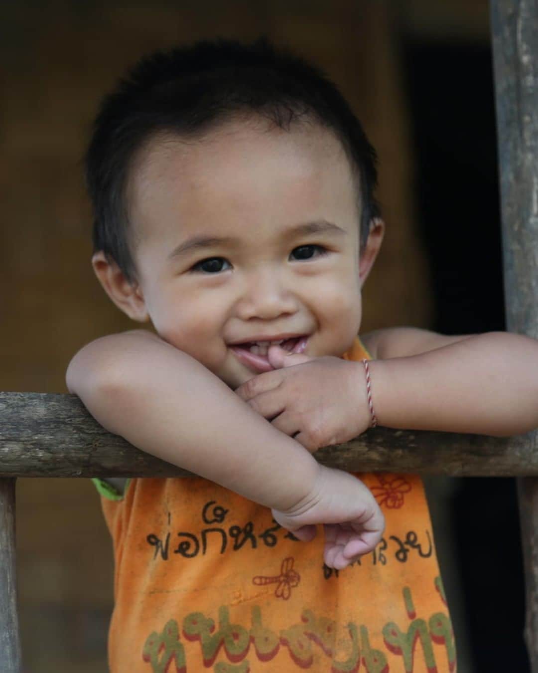unicefさんのインスタグラム写真 - (unicefInstagram)「One-year-old Bun smiles outside his home in Mokkachok village, Lao PDR. #ForEveryChild, support. © UNICEFLaos/2018/Labrador」3月15日 3時45分 - unicef