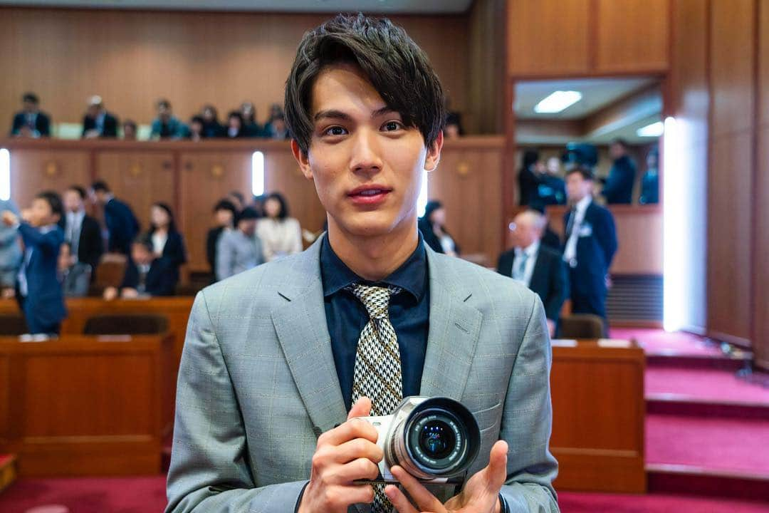 フジテレビ「スキャンダル専門弁護士」さんのインスタグラム写真 - (フジテレビ「スキャンダル専門弁護士」Instagram)「最終話オンエアまであと3時間！今日はホワイトデーなので、藤枝くんのイケメンショットをプレゼント🎁！ #竹内結子 #水川あさみ #中川大志  #泉里香 #バカリズム #斉藤由貴  #ドラマqueen」3月14日 19時00分 - queen_scandal08