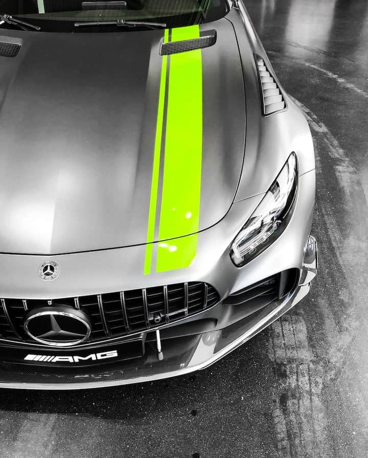 Mercedes AMGさんのインスタグラム写真 - (Mercedes AMGInstagram)「[Mercedes-AMG GT R PRO | Fuel consumption combined: 12.4 l/100km | CO2 emissions combined: 284 g/km]  The importance of every detail is magnified when performance is paramount.  Photo: @keeponracing  #MercedesAMG #AMGGTFAMILY #DrivingPerformance #Nürburgring」3月14日 19時00分 - mercedesamg
