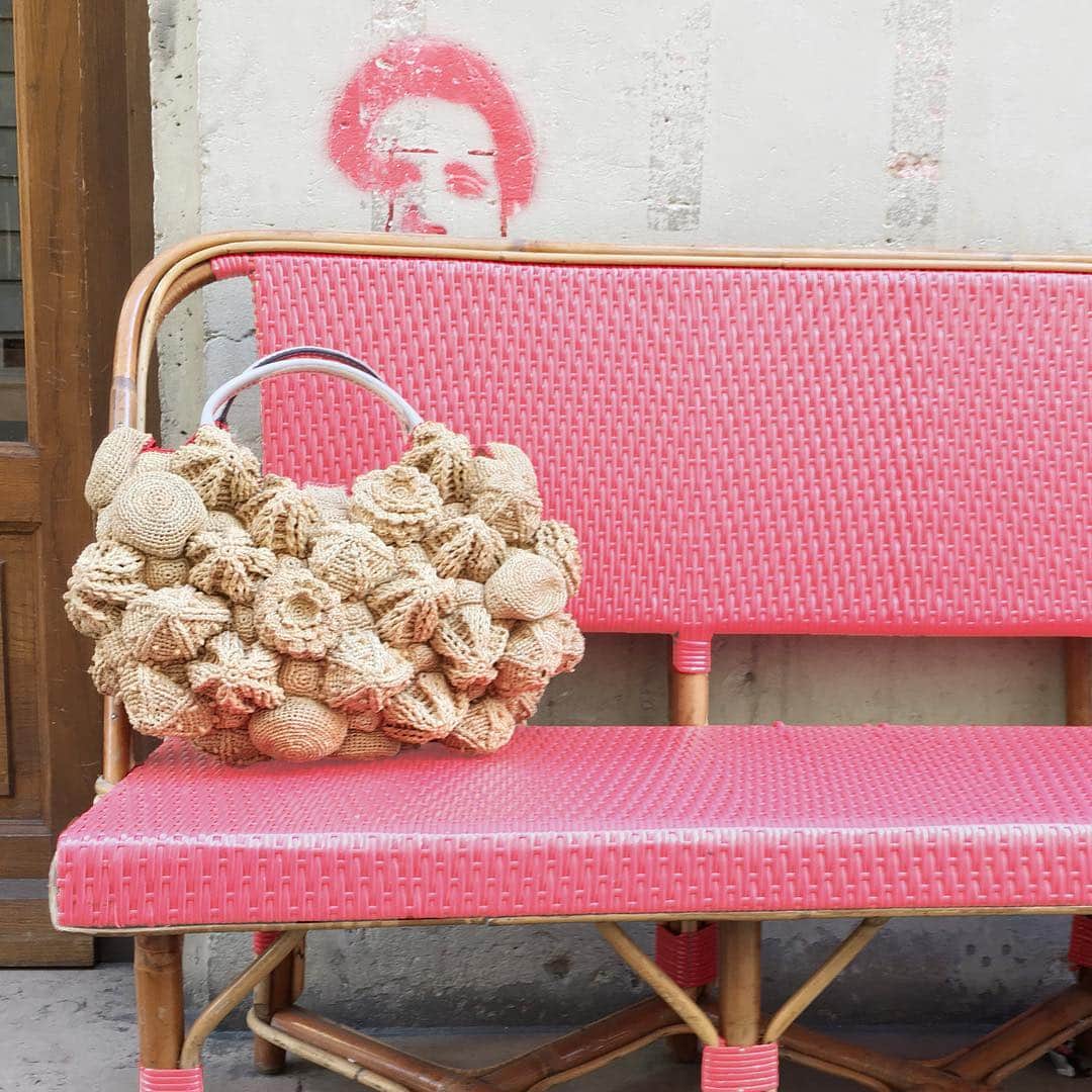 ジャマンピュエッシュのインスタグラム：「Inventive and playful, this Les Rochelets bag is an antidote to spring rains. #jaminpuech #paris #pink」