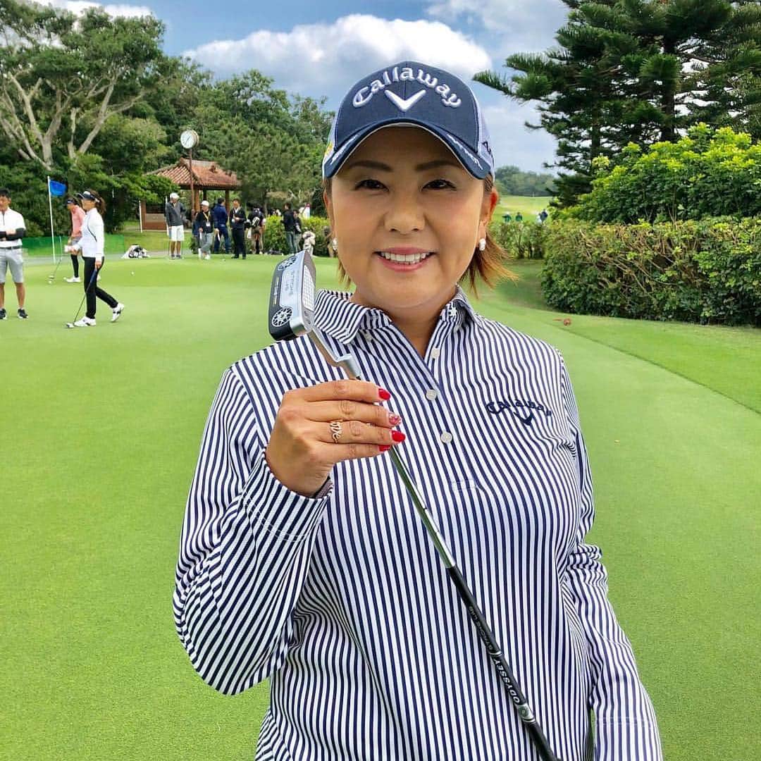 のインスタグラム：「今までのシャフトより約45グラムも軽量化したパター“STROKE LAB”⛳️ 佐伯プロはONEをテスト中✨ #ODYSSEY #オデッセイ #STROKELAB #ストロークラボ  #1putteringolf #パター #Putter #golf #ゴルフ#カーボンとスチールの複合シャフト  @threeprecious  @callawaygolf_japan」