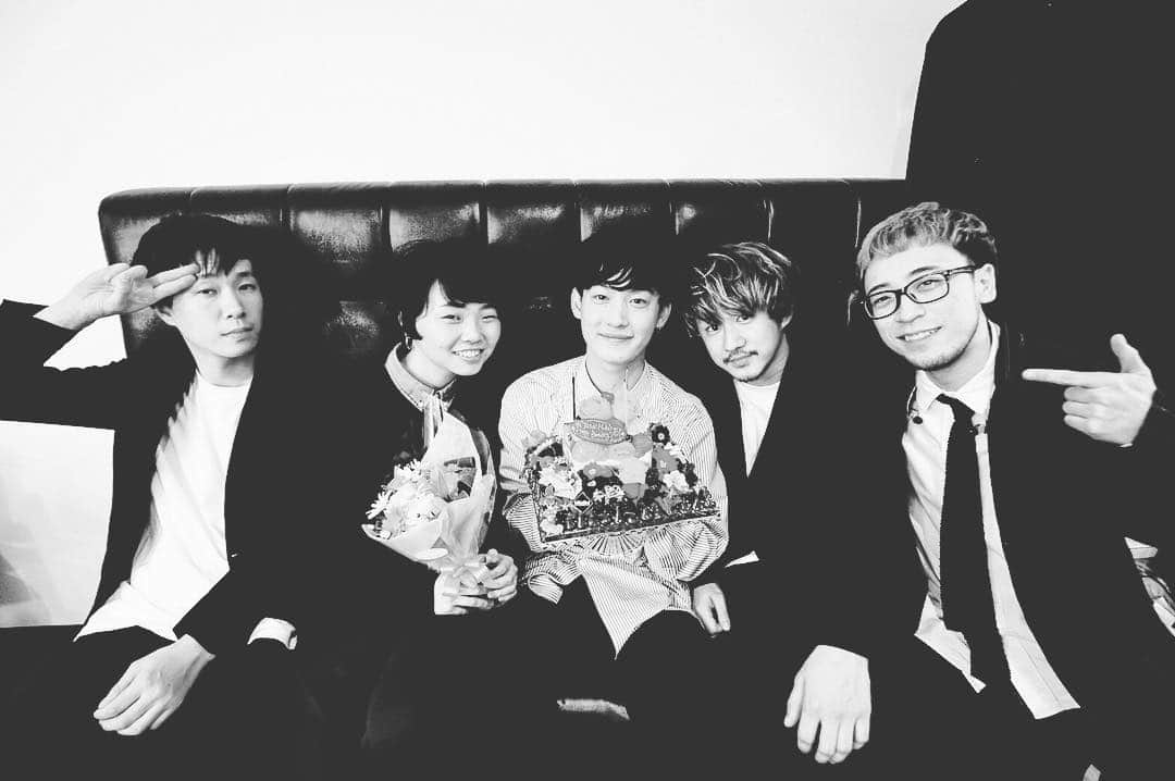 George のインスタグラム：「27」