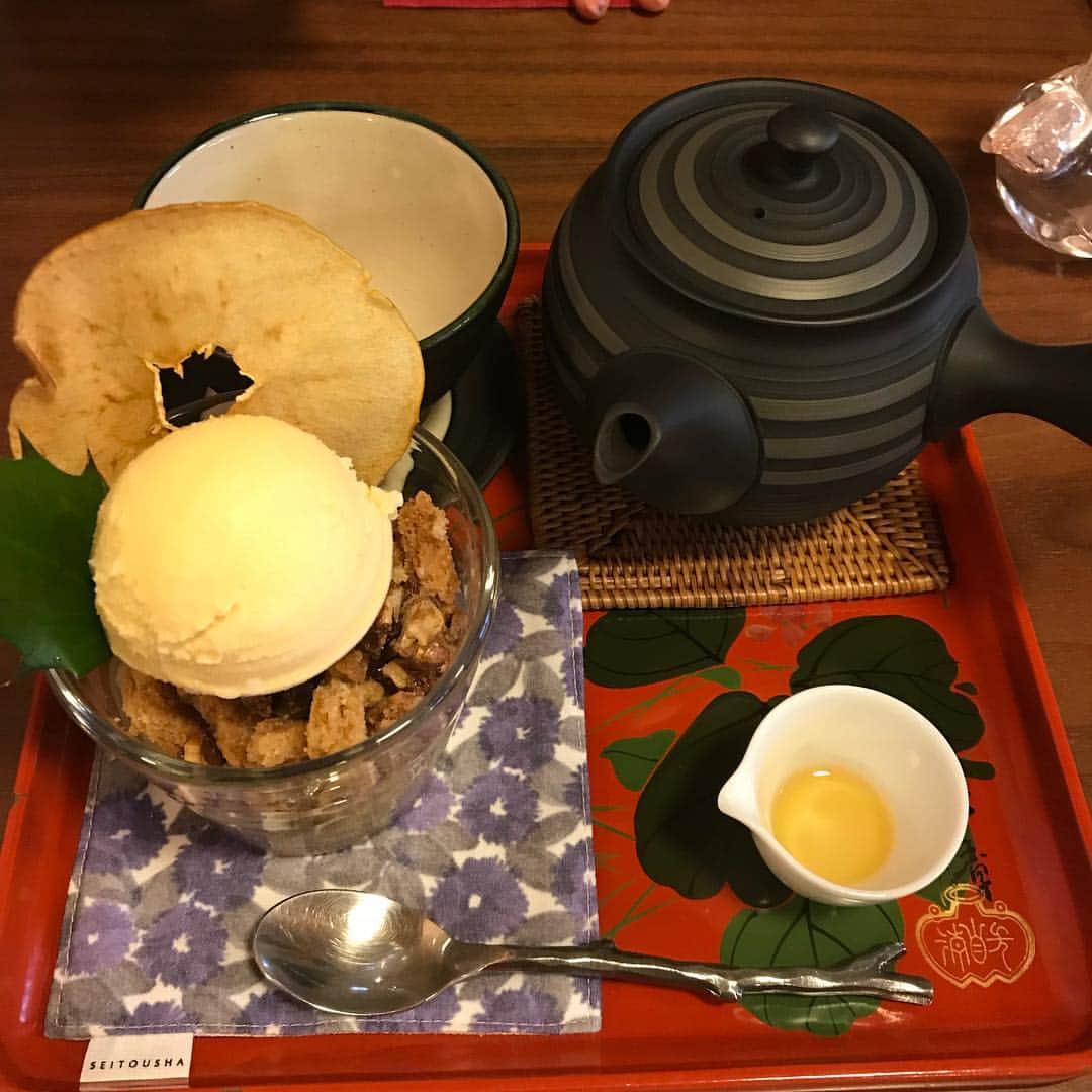 横島亜衿さんのインスタグラム写真 - (横島亜衿Instagram)「. cafe 青 . お店の入り口に暖炉があるcafeです、 店の中の雰囲気も落ち着いてて とても素敵でした❤︎ . . #高山 #カフェ巡り #cafe青」3月14日 18時59分 - _aeri_yokoshima