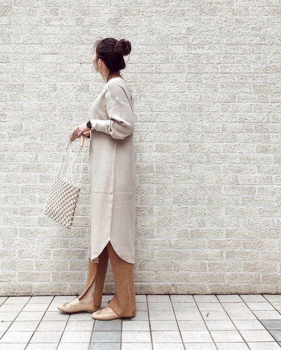 nanaさんのインスタグラム写真 - (nanaInstagram)「ㅤ ㅤ 2019.3.14 Thu #nanacoordinate 𓇼 ななコ 🐼ㅤ ㅤ ㅤ beige 𓇬 camel 𓃟𓃻*ﾟ blogに詳しく書きます✎*。 ━━━━━☞blogへはtopからﾄﾍﾞﾏｽ𓅩𓂃 ㅤㅤㅤ ㅤ ㅤ 肌触りﾒｯﾁｬ良くて前後2wayで着れる ｻｰﾏﾙﾜﾝﾋﾟは @globalwork_official のん𓂅 ﾊﾞｯｸｼｬﾝが好きなﾜﾀｼはｺｯﾁ後ろにするよね𓂃 ｺﾚ、ﾊﾟｰﾌﾟﾙと迷いに迷ってんｹﾄﾞ やっぱりﾊﾟｰﾌﾟﾙも欲しい𓂬*ﾟ ㅤ ㅤ ｽﾘｯﾄ入りが可愛いﾆｯﾄﾊﾟﾝﾂは @quand_tokyo のん𓂅 ﾆｯﾄﾊﾟﾝﾂ好きにはたまらない美ｼﾙｴｯﾄ𓀠𓀠 履きやすくてｶﾜｲｲって最高❤︎ ㅤ ㅤ ㅤ 確定申告がﾔｯﾄｵﾜﾘﾏｼﾀ𓀤𓀤𓀤𓀤𓀤  ㅤ  ㅤ  ㅤ  ㅤ ㅤ ㅤ #globalwork #quand #ニットパンツ #ワンピース #outfit #fashion #ootd #coordinate #大人カジュアル  #locari mery  #beaustagrammer #楽天roomに載せてます #roomインフルエンサー  #mineby3mootd #instafashion #fashionblogger #fashionista #데일리록 #코디 #옷스타그램 #멋스타그램 #穿搭 #오오티디  #패션스타그램일상」3月14日 19時18分 - nanapanda517