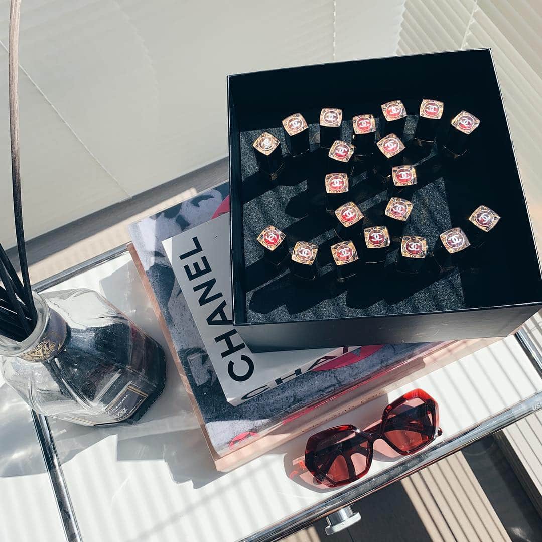 megbabyのインスタグラム：「Thank you❤️ @chanel.beauty 💄 かわいすぎませんか🥺❤️❤️❤️」