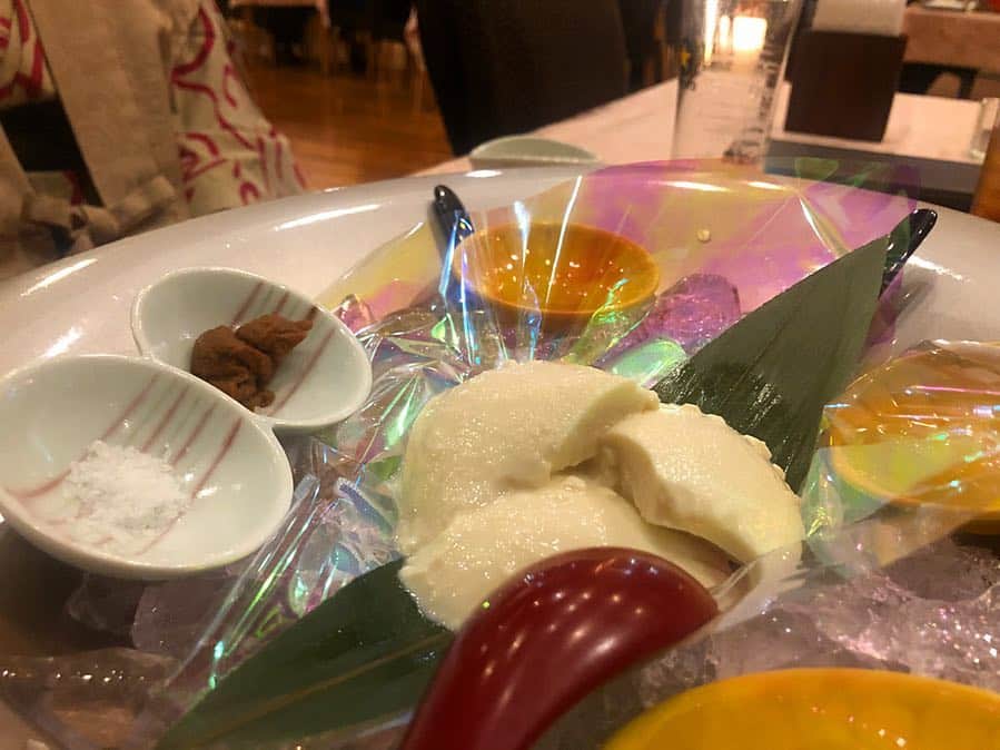 生田千秋さんのインスタグラム写真 - (生田千秋Instagram)「こんばんは🌠﻿ ﻿ 箱根女子旅投稿まだ続きます〜！﻿ ﻿ 泊まったところは﻿ #マイユクール祥月 さん✨﻿ ﻿﻿ どうしてこのホテルにしたかというと﻿ 温泉はもちろん最高なんだけど、﻿ 夕食のデザートがワゴンで﻿ 運んできてくれると聞いて、、🤤笑﻿ ﻿ 全種類食べたくて3人で分けました😍🍰﻿ デザートだけじゃなくて、﻿ 前菜が10種類もあって感動💖﻿ サービスの手作りのお豆腐も﻿ ナイフいらずのお肉も、﻿ 全部美味しかったです😋♬﻿ ﻿﻿ #まえちー #箱根 #女子旅 #スイーツ好き #温泉」3月14日 19時37分 - maechi_0815