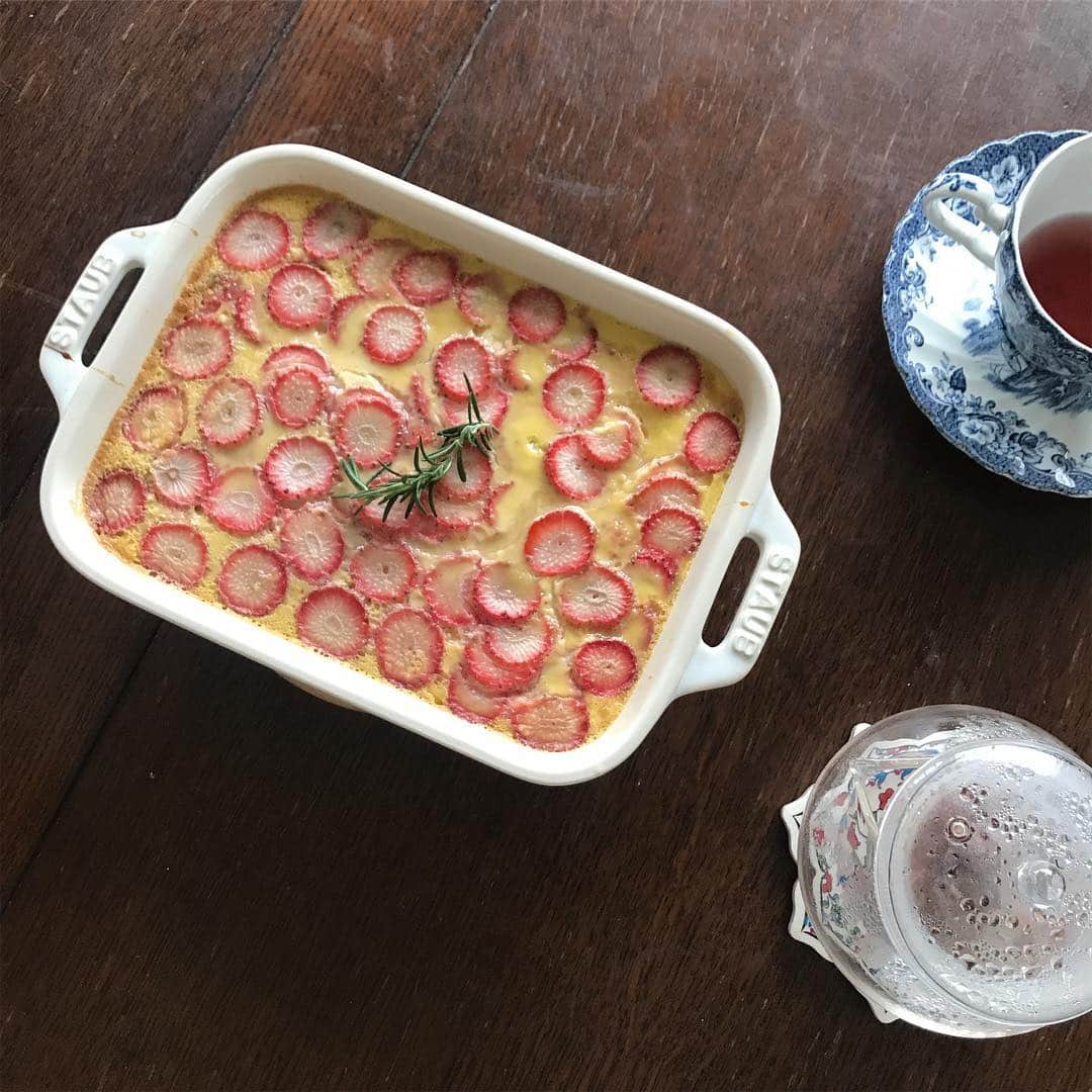 のインスタグラム：「ちさとの いちごグラタン🍓🍓 おいしかった♡ . . #いちごグラタン #おうちカフェ  #おうちごはん」