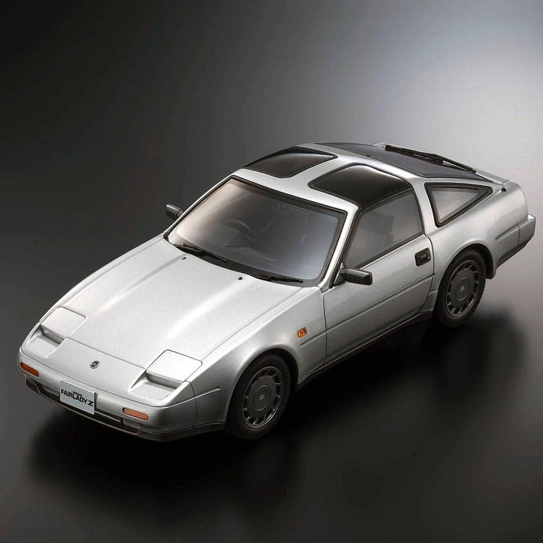 のインスタグラム：「. SAMURAI 1/18 Nissan Fairlady Z 300 ZR (Z31) KSR18035S  #kyosho #nissan #nissanz #z #300zr #Z31 #fairladyz #fairlady #twinturbo #turbo #2by2 #racecar #80s #80sjdm #widebody #twinz #nismo #z31love #z32nation #stance #stancenation #stanceworks #jdm #amazing #supercarage #carcollection #京商 #フェアレディz #フェアレディ #フェアレディz31  www.kyosho.com」