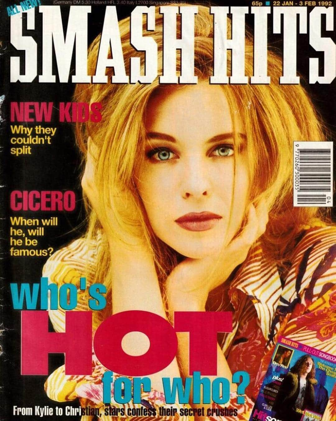 カイリー・ミノーグさんのインスタグラム写真 - (カイリー・ミノーグInstagram)「#tbt 👀 #Repost @smashhitsmag ・・・ Also added to the archive this week is the next issue of 1992, featuring cover star @kylieminogue - #smashhits #retro #kylie #magazine」3月14日 19時55分 - kylieminogue