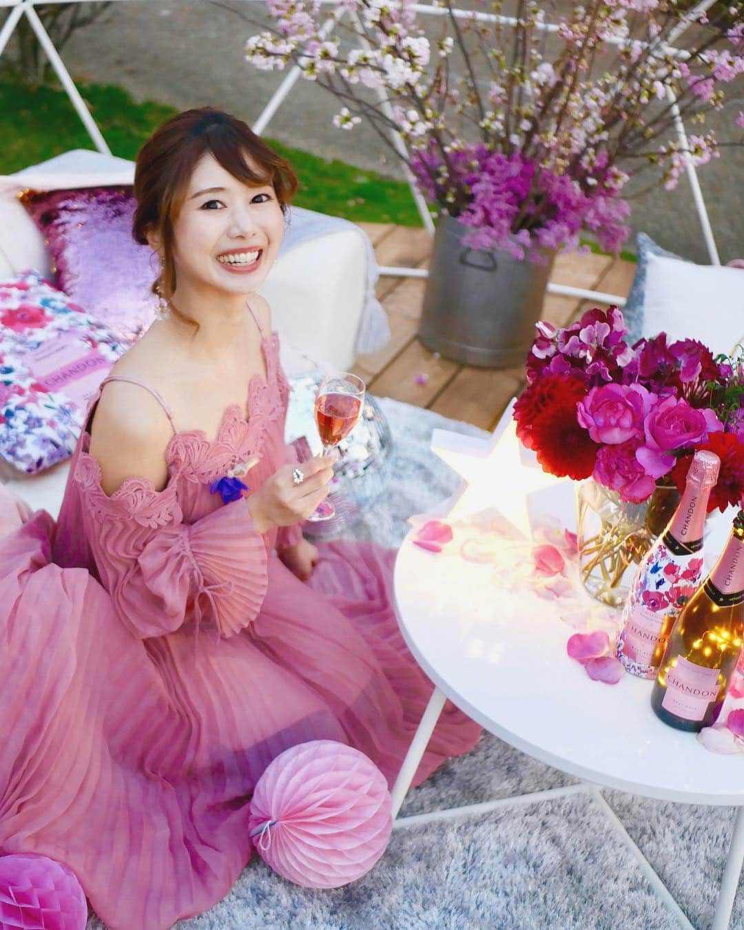 一木美里さんのインスタグラム写真 - (一木美里Instagram)「🌸CHANDON BLOSSOM LOUNGE Opening Ceremony🌸  ただいま東京🗼 六本木の東京ミッドタウンガーデンで 3月15日～4月14日の期間限定で開催されるシャンドンのラウンジオープニングセレモニーに参加してきました💖 日本の花である桜と 春の風を楽しみながら ピンクのシャンパンを飲めます🥂 . . .  #お花見シャンドン #OHANAMICHANDON #Champagne #シャンパン #お花見 #桜 #sakura」3月14日 19時58分 - misato_ichiki