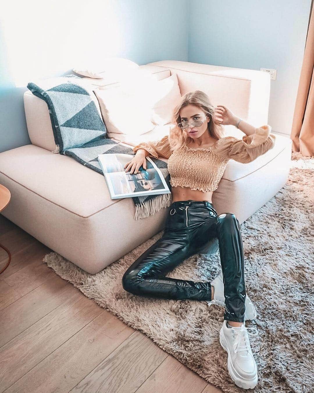 SHEINさんのインスタグラム写真 - (SHEINInstagram)「A Moment Like This ✨⁣⠀@cristinaastyles 🔍Search:644862 🔗Link in bio. #SHEIN #SHEINstyle #SHEINgals  #pants  #SHEINss2019」3月14日 20時36分 - sheinofficial