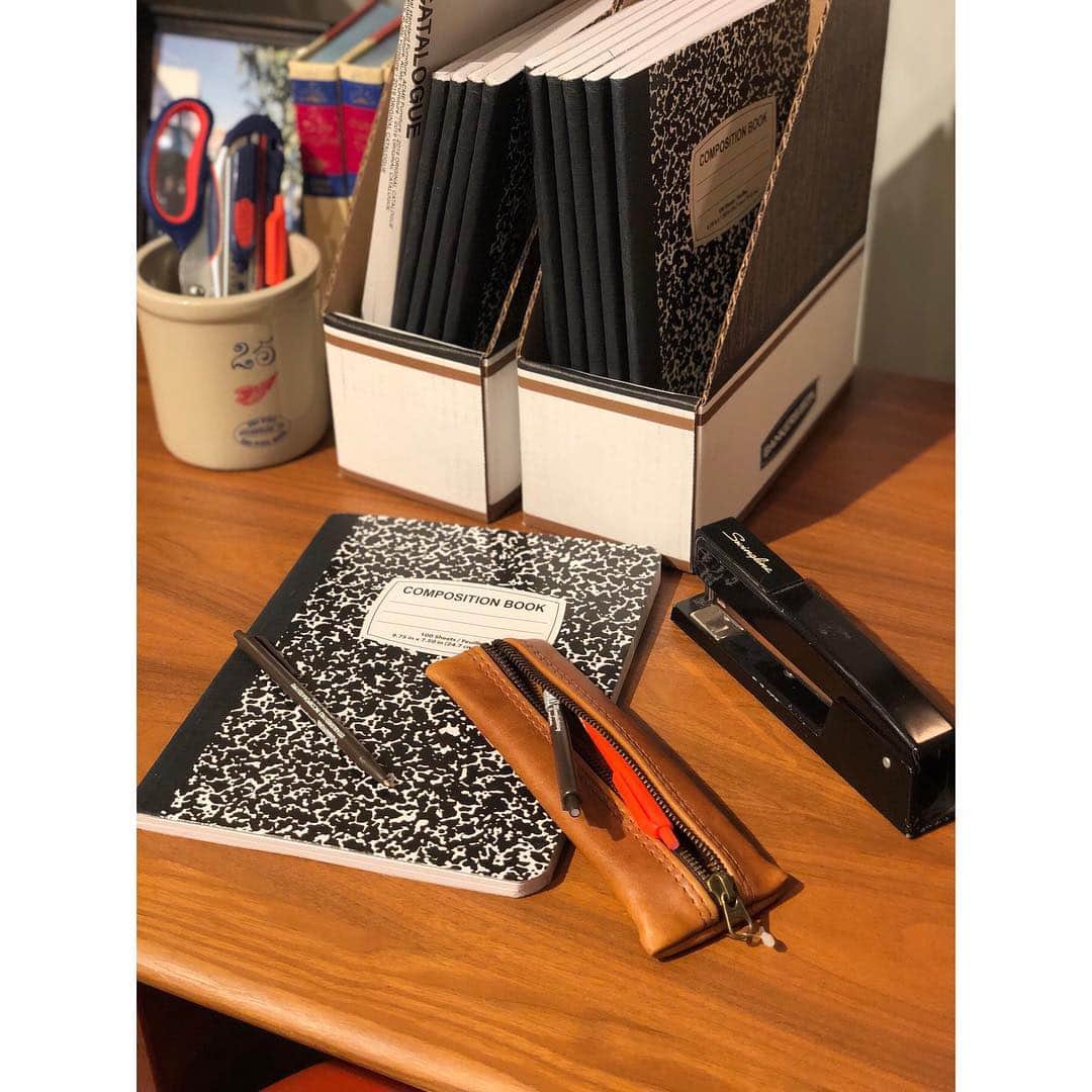 のインスタグラム：「NEW ARRIBAL ITEM from LA！！ 明日、3月15日(金)に﻿ ロサンゼルスから新しく雑貨類が 各店に入荷致します。﻿ この機会にぜひご覧ください。﻿ ﻿ 皆様のご来店、心よりお待ちしています。﻿ ﻿ contact:ACME shibuya Tel:03-5728-5355」