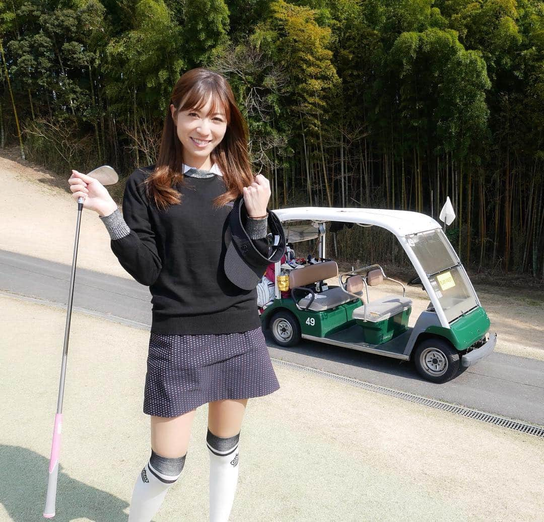 高沢奈苗さんのインスタグラム写真 - (高沢奈苗Instagram)「. 先日のポカポカラウンド☀︎🏌️‍♀️ . 春ゴルフコーデ 全身 #standrews 🖤 . 寒くなく暑すぎず、本当に快適な気候だった✨ . そんな気持ちの良い気候のおかげで久々の80台でした😜✌️ . . . #ゴルフ #ゴルフコーデ #セントアンドリュース #ゴルフ女子 #ショートでバーディ取った記憶あるけど #なぜかない #あれ」3月14日 20時33分 - nanaetakasawa