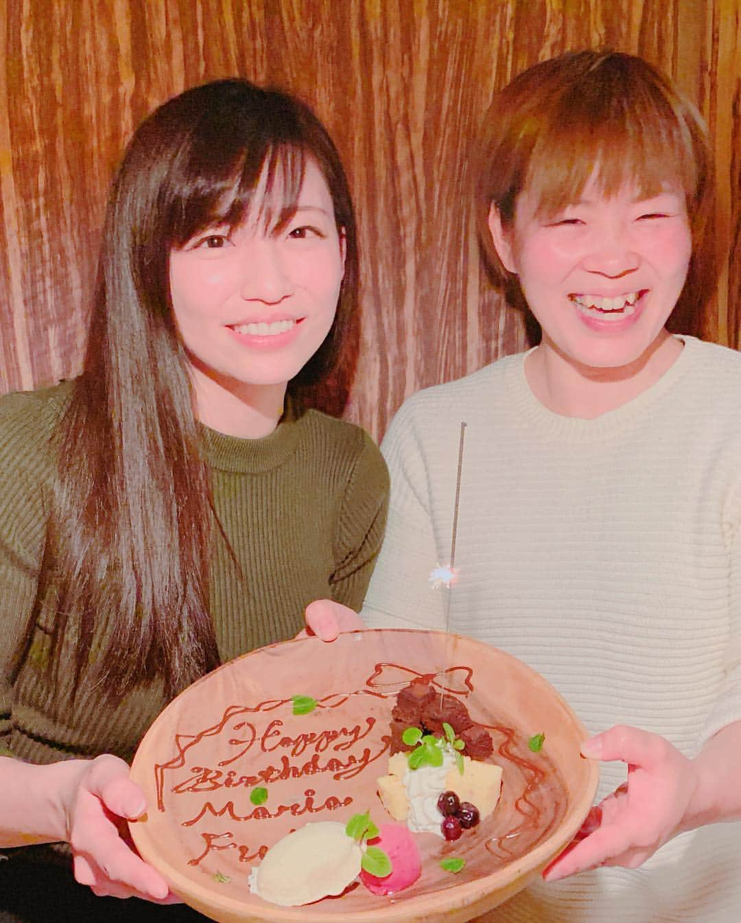 武田るいさんのインスタグラム写真 - (武田るいInstagram)「なんとっ♥️先日、大好きな佐野マリアちゃんと梅川風子ちゃんのお誕生日をお祝いしました〜🎂🎉🎁サプライズ大成功🎈🎊 風ちゃん優勝のお祝も含め🍷🍾 マリアちゃんと風ちゃんは京王閣のお仕事で出会えて、みんな同い年なんだよーっ🤤💭♥️ 風ちゃんはわたしが京王閣のマスコットガールとしてデビューした年と同じ年にデビューしていて、年齢も同じでずーっと親近感を勝手に持っていて運命感じてたんだよ🥺♥️ 風ちゃん優しくてツッコミ面白すぎるから😂かわいい〜大好き🥺❣️ マリアちゃんは安定の優しい綺麗可愛い女神🗽様🤤💗 大切なひとが喜んでくれたり幸せになってほしいな❣️🤭 #佐野マリア #梅川風子 #京王閣 #京王閣競輪場 #東京オーヴァル京王閣 #KEIRIN #競輪女子 #競輪選手 #hbd🎂 #surprise #surprisebirthday #presents🎁」3月14日 20時43分 - rui_1002