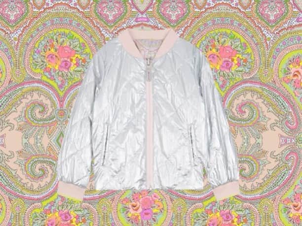 のインスタグラム：「The key word is: reversible! There’s always a surprising other side.⁣ which side is your favorite? You can vote at insta stories! 👀 ⁣⠀ #oilily #oililyworld #newcollection」