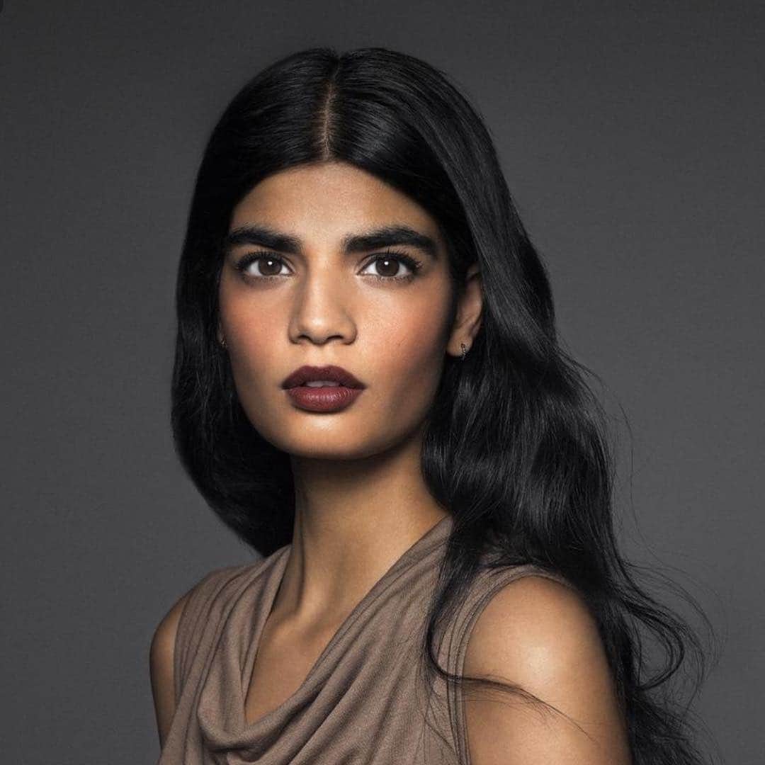 ボビー・ブラウンのインスタグラム：「Really looking forward to meeting all the makeup artists,beauty journalists and creatives hosted by @indiamakeupshow where I’ll be sharing my techniques in a masterclass in both #dehli and #mumbai in April. These are some of my favorite faces. More to come. Tks available on #indianakakeupshow website #skin #natural #beauty  anything special you’d like to learn? @henryleutwyler @bhumika_arora04 @debswatson @hervecb @bbportfolio」