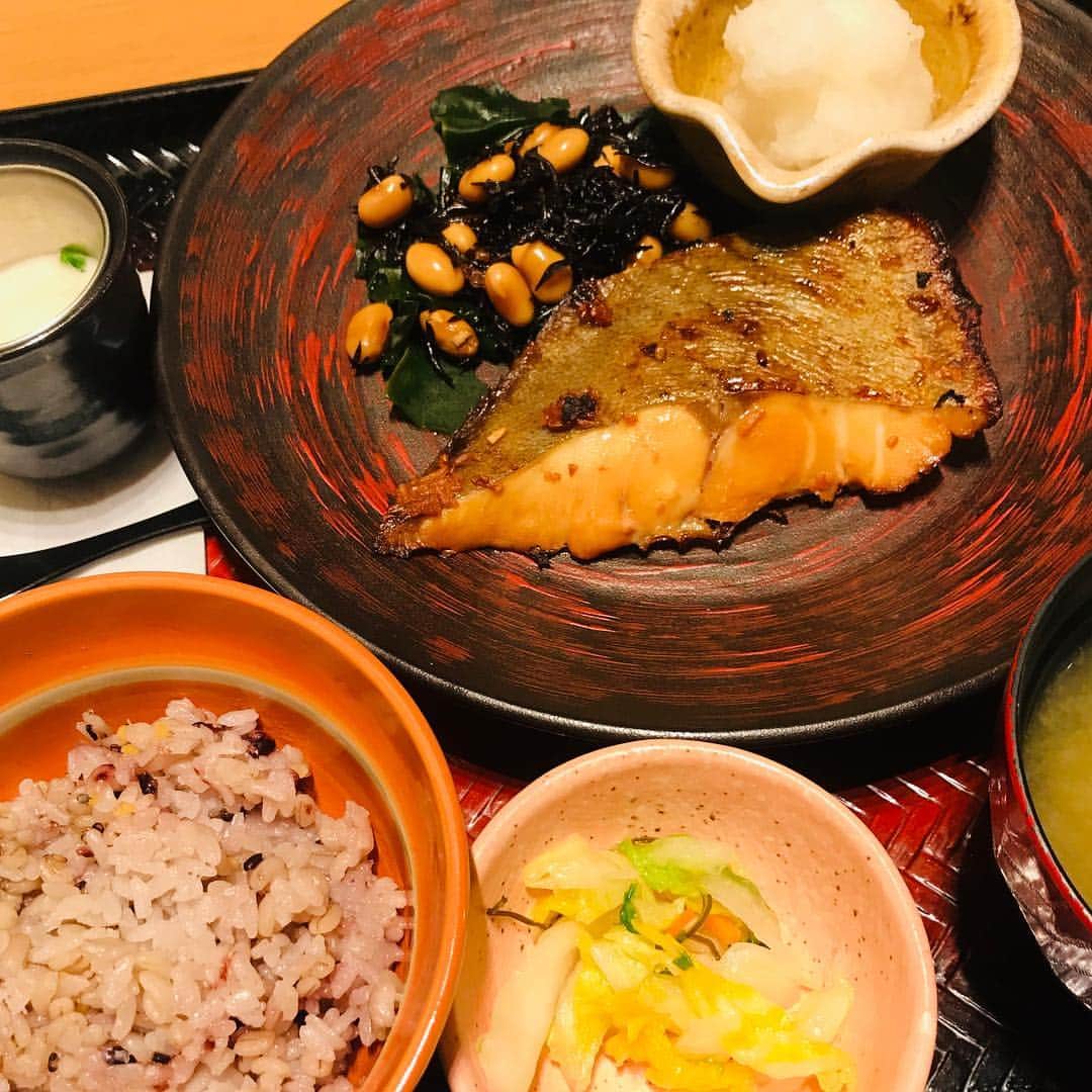 のインスタグラム：「#浦和#elan#エラン#仕事前に#食事#焼き魚#沖目鯛の醤油麹漬け炭火焼き定食」