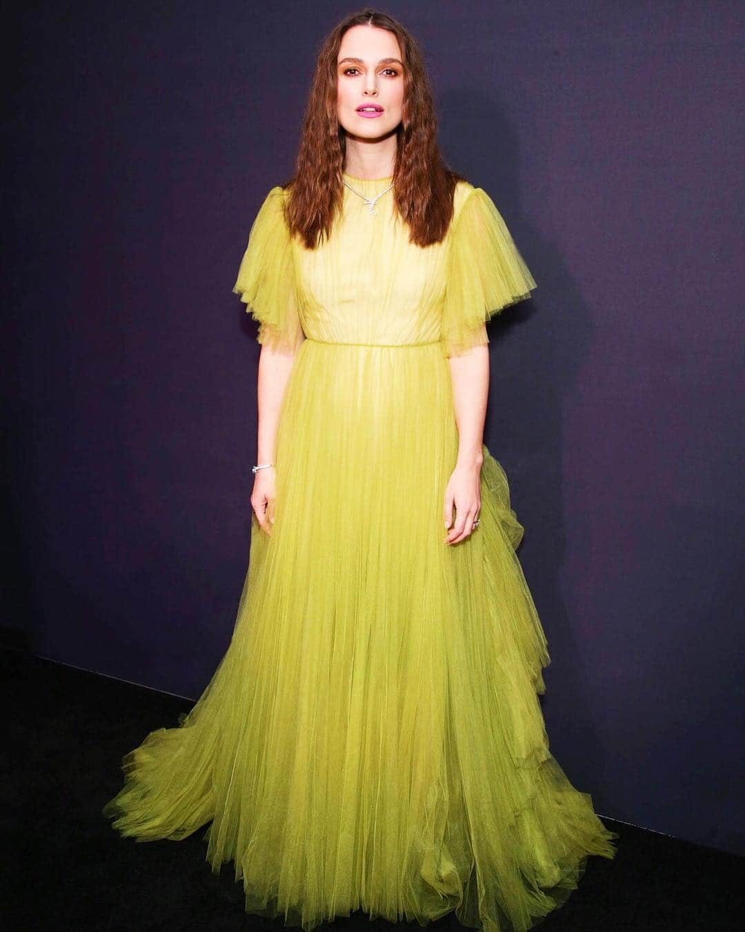 British Vogueさんのインスタグラム写真 - (British VogueInstagram)「#KeiraKnightley turned to @MaisonValentino to showcase this season’s shade to be seen in: neon green. Opting for a floor-length tulle gown straight from the fashion house’s AW19 runway, Keira offset the ensemble with a bright pink lip and diamond-encrusted jewellery. Click the link in bio for more on her latest look.」3月14日 21時29分 - britishvogue