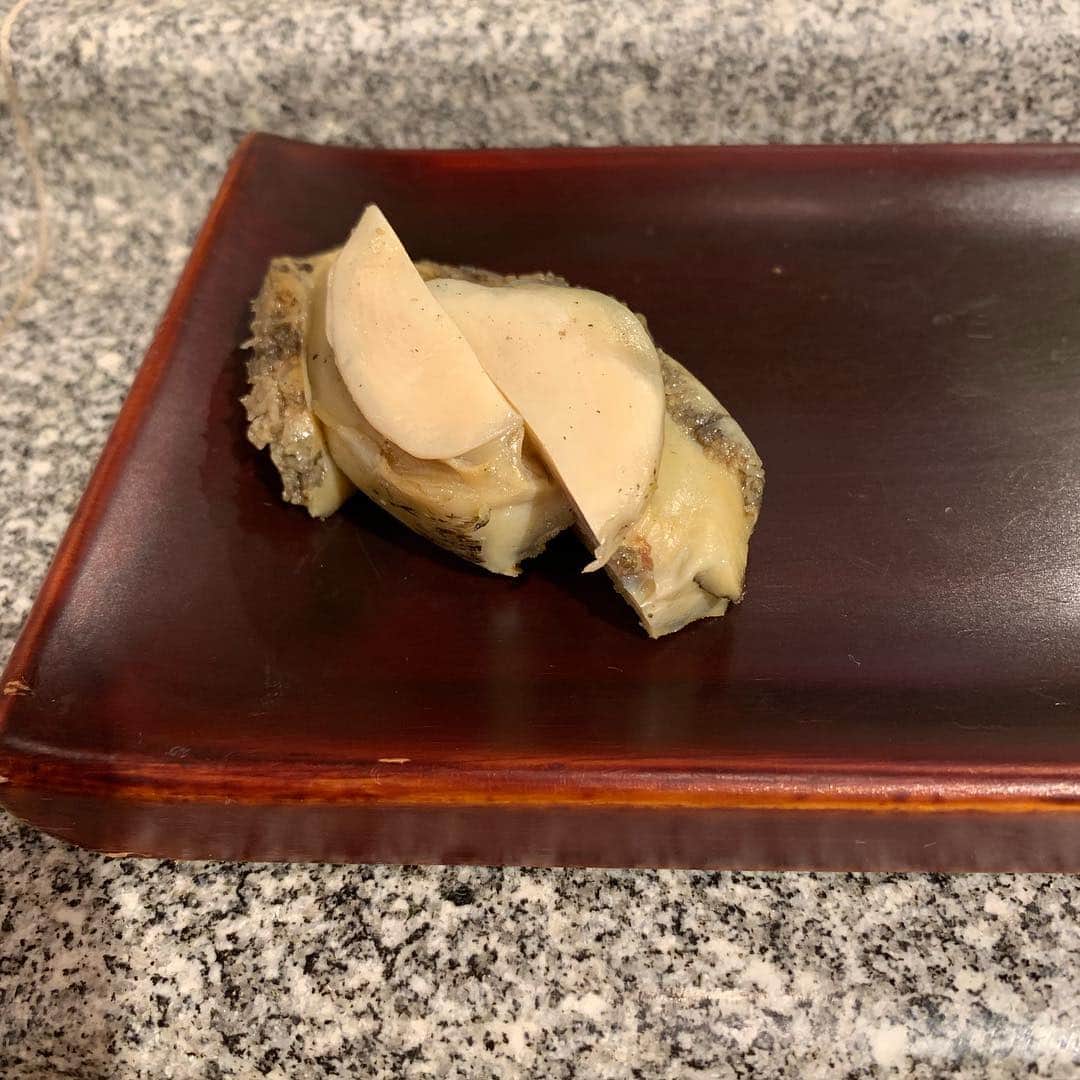 岸本加世子さんのインスタグラム写真 - (岸本加世子Instagram)「静岡の有名な末廣鮨。 久しぶりに来れました。日本一の名店。素敵な出会いもありました。優しくていぶし銀の親方の望月さん。#末廣鮨#宮田和幸#やついいちろう」3月14日 21時29分 - kayokokishimoto