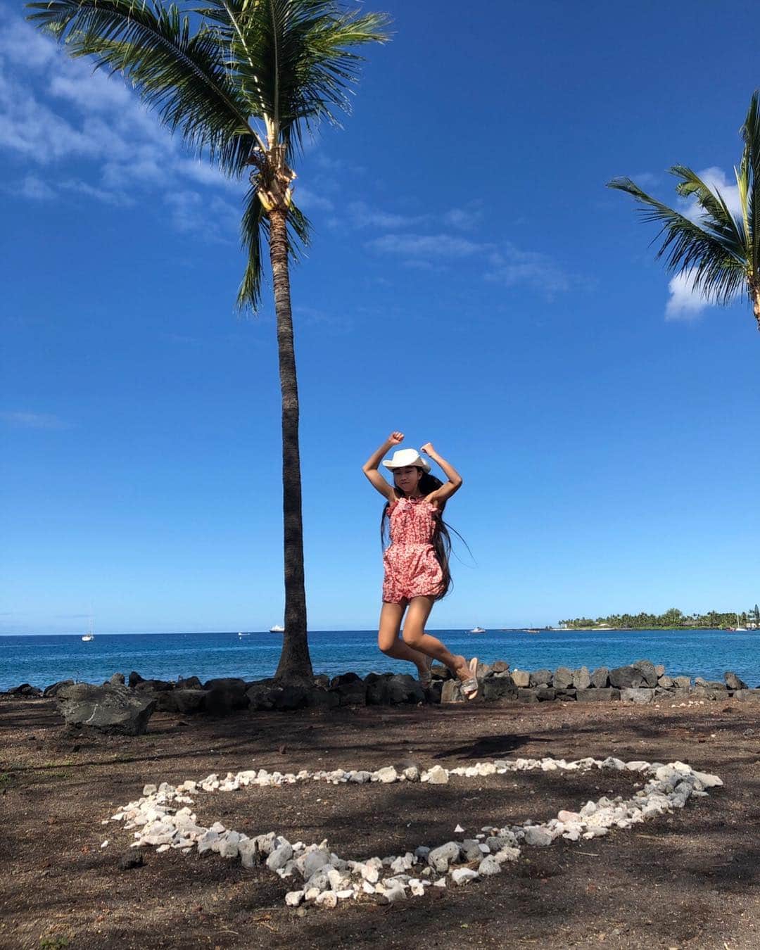 Laraさんのインスタグラム写真 - (LaraInstagram)「Throw back February 🏝 Hawaii big island 🐚 . . 2月に行った ハワイ島のカイルアコナで ♡と写真📸」3月14日 21時42分 - fa_la_lara