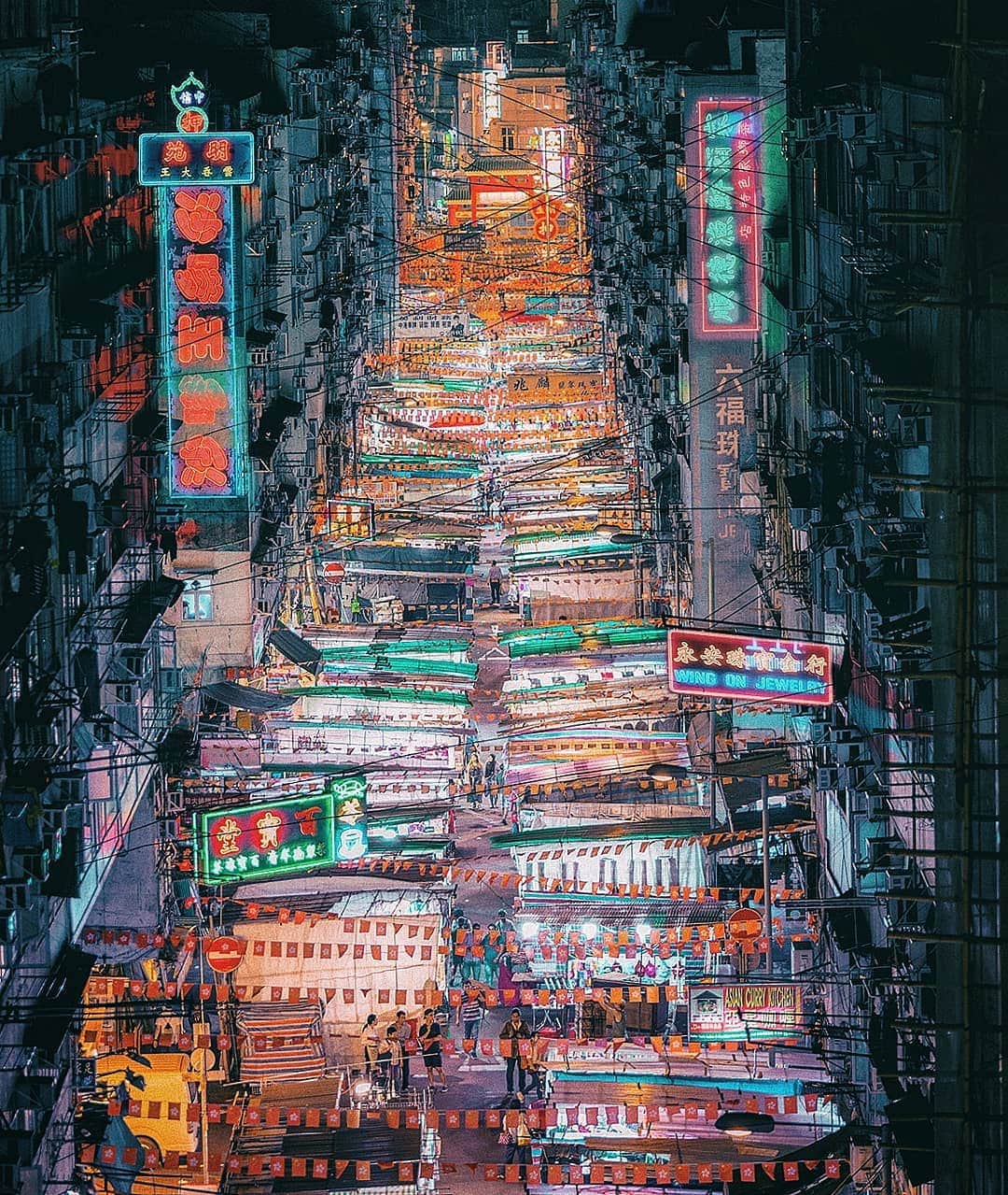Berlin Tokyoさんのインスタグラム写真 - (Berlin TokyoInstagram)「🌆 TBT.  Night market in #hongkong 2049.」3月14日 21時49分 - tokio_kid
