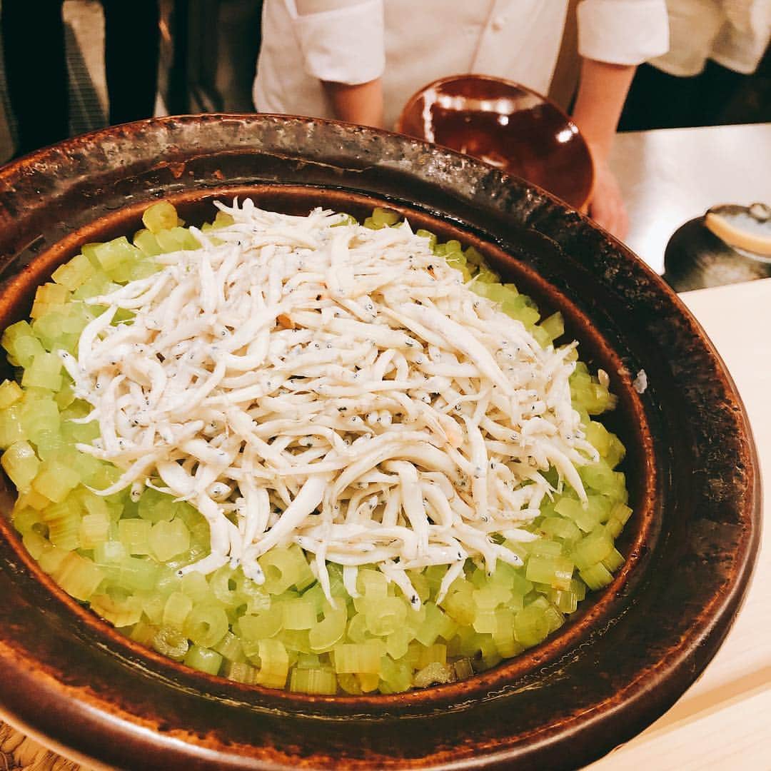 里美ゆりあのインスタグラム：「山﨑に行ってきました╮ (. ❛ ᴗ ❛.) ╭ スッポンのお肉が美味しすぎた(*ᴗˬᴗ) 次の予約は2020年に取れたよ☆°｡⋆⸜(* ॑꒳ ॑* )⸝ #山﨑#西麻布#懐石料理#会席料理#海鮮#割烹#小料理#魚介#グルメ#gourmet#グルメ好きな人と繋がりたい#delicious#美味しい」