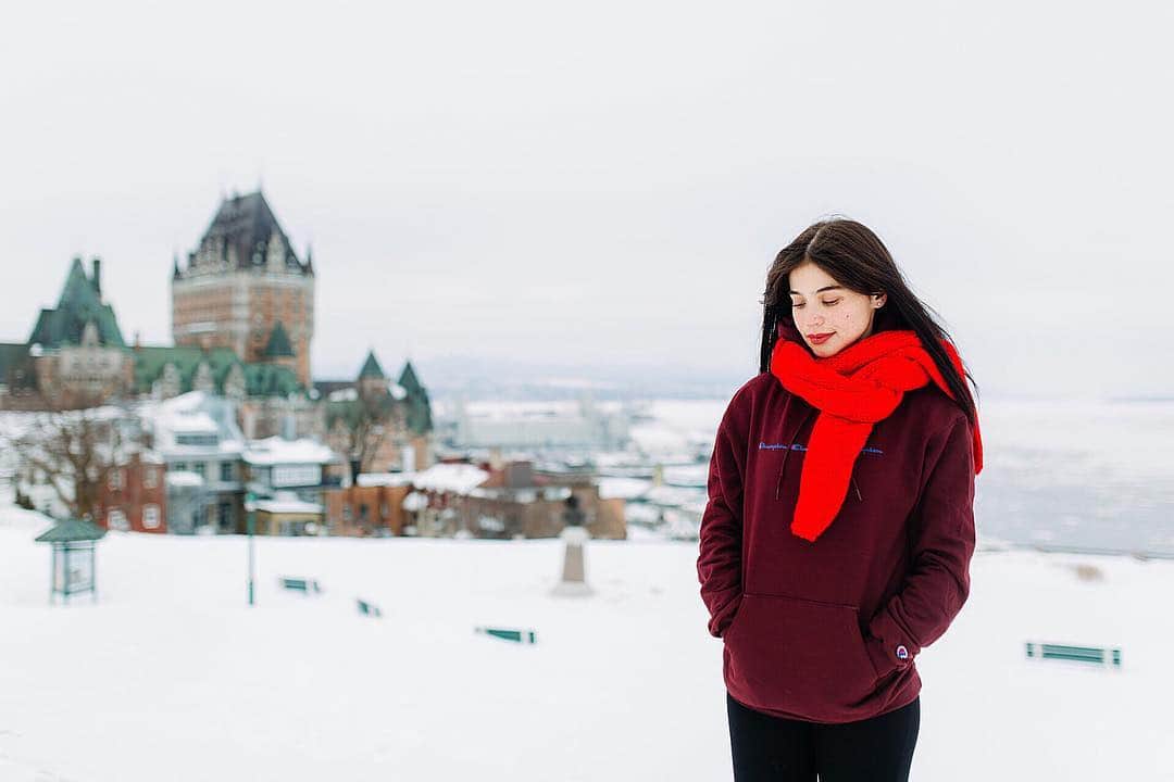アン・カーティスのインスタグラム：「and where they met again... after the most heartbreaking scene 💔. . @sweet.escape @laetitiaphotographe . #ANNEventuresQUEBEC #JiANNEtak」