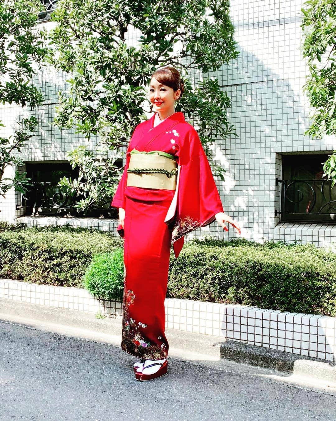神田うのさんのインスタグラム写真 - (神田うのInstagram)「先月豆まきの時からお着物の整理を兼ねてなるべく着るようにしなきゃ❗️思ってから4回目のお着物👘 もっともっと着ないと💦 #お着物#和装#訪問着#つけさげ#kimono#japanesekimono#神田うの#unokanda#uno」3月14日 22時02分 - unokandaofficial