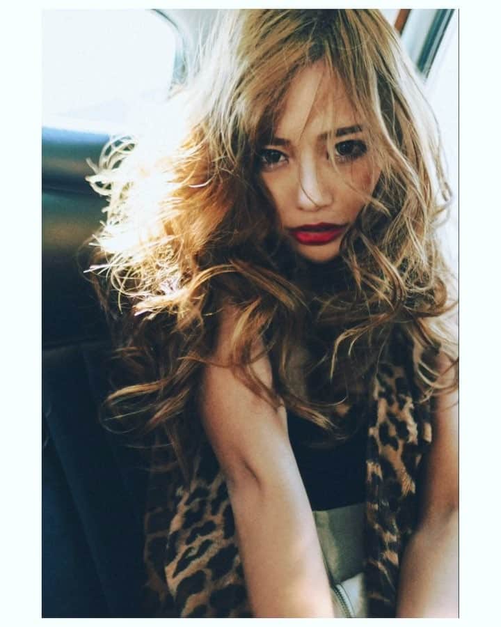 のインスタグラム：「. 撮影 . photo/ @lonesome_ishimoto  model/ @sachiyo_misu  hair/ #bloc_yamamoto wear/ @mondebrand」