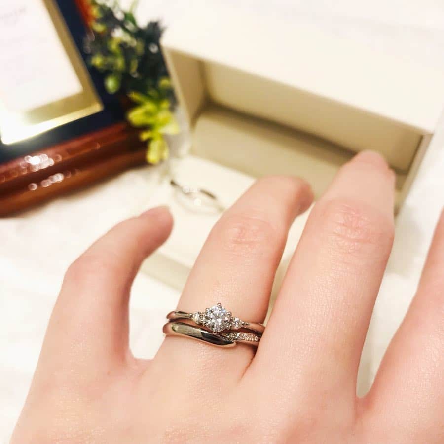 JKプラネット銀座.表参道.福岡|結婚指輪セレクトショップさんのインスタグラム写真 - (JKプラネット銀座.表参道.福岡|結婚指輪セレクトショップInstagram)「💍 @jkplanet.jewelry  RosettE Life-ロゼットライフ- 【 Confidaece ～誠実～ 】 あなたを信じているから あなたか信じてくれるから まっすぐに前を向いて 笑顔で進んでいける  @jkplanet.jewelry 全店での取り扱いブランドです♡ . ⇩JKPlanet  SHOP LIST⇩ 銀座本店・表参道店・福岡天神店・熊本上通店・宮崎橘通り店・鹿児島天文館店 . #JKPlanet #JKプラネット #結婚指輪のセレクトショップ #婚約指輪のセレクトショップ #ロゼット #rosette #結婚指輪 #マリッジリング #ブライダルリング #ブライダルジュエリー #エンゲージリング #婚約指輪  #リング #プロポーズ #プレ花嫁 #日本中のプレ花嫁さんと繋がりたい #銀座結婚指輪 #表参道結婚指輪 #福岡結婚指輪 #熊本結婚指輪 #宮崎結婚指輪 #鹿児島結婚指輪 #結婚對戒 #結婚戒指 #結婚指輪探し #結婚指輪選び #婚約指輪探し #weddingring #engagementring #jewelry」3月14日 22時11分 - jkplanet.jewelry