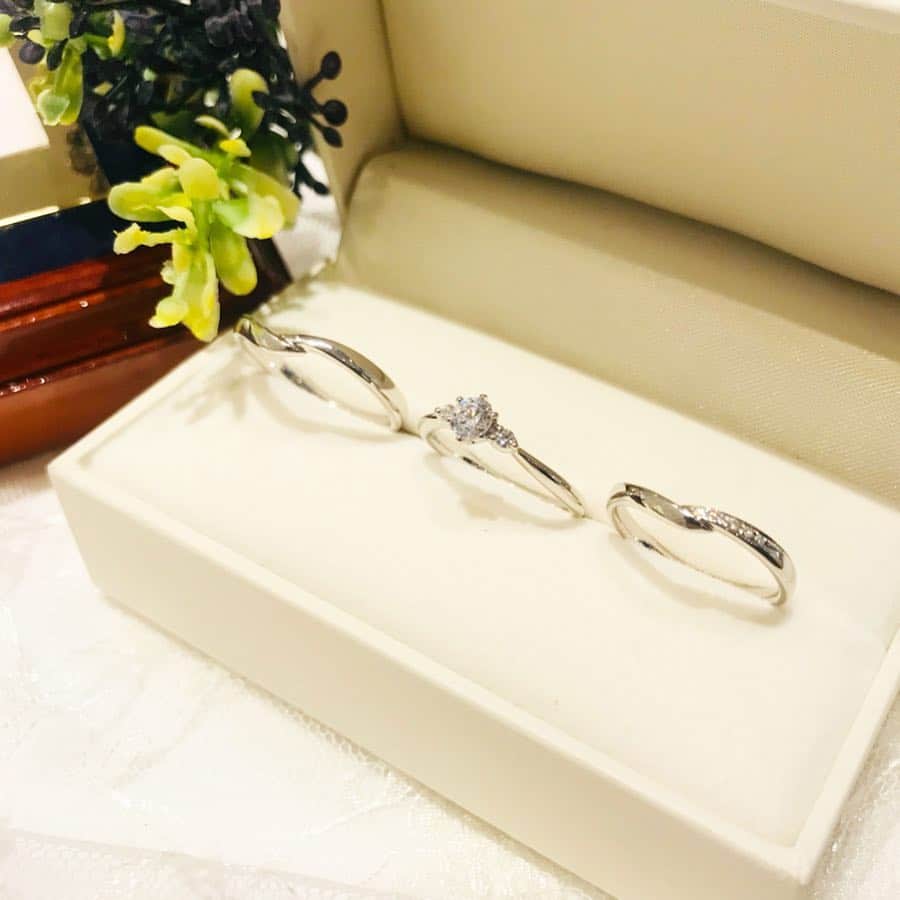 JKプラネット銀座.表参道.福岡|結婚指輪セレクトショップさんのインスタグラム写真 - (JKプラネット銀座.表参道.福岡|結婚指輪セレクトショップInstagram)「💍 @jkplanet.jewelry  RosettE Life-ロゼットライフ- 【 Confidaece ～誠実～ 】 あなたを信じているから あなたか信じてくれるから まっすぐに前を向いて 笑顔で進んでいける  @jkplanet.jewelry 全店での取り扱いブランドです♡ . ⇩JKPlanet  SHOP LIST⇩ 銀座本店・表参道店・福岡天神店・熊本上通店・宮崎橘通り店・鹿児島天文館店 . #JKPlanet #JKプラネット #結婚指輪のセレクトショップ #婚約指輪のセレクトショップ #ロゼット #rosette #結婚指輪 #マリッジリング #ブライダルリング #ブライダルジュエリー #エンゲージリング #婚約指輪  #リング #プロポーズ #プレ花嫁 #日本中のプレ花嫁さんと繋がりたい #銀座結婚指輪 #表参道結婚指輪 #福岡結婚指輪 #熊本結婚指輪 #宮崎結婚指輪 #鹿児島結婚指輪 #結婚對戒 #結婚戒指 #結婚指輪探し #結婚指輪選び #婚約指輪探し #weddingring #engagementring #jewelry」3月14日 22時11分 - jkplanet.jewelry